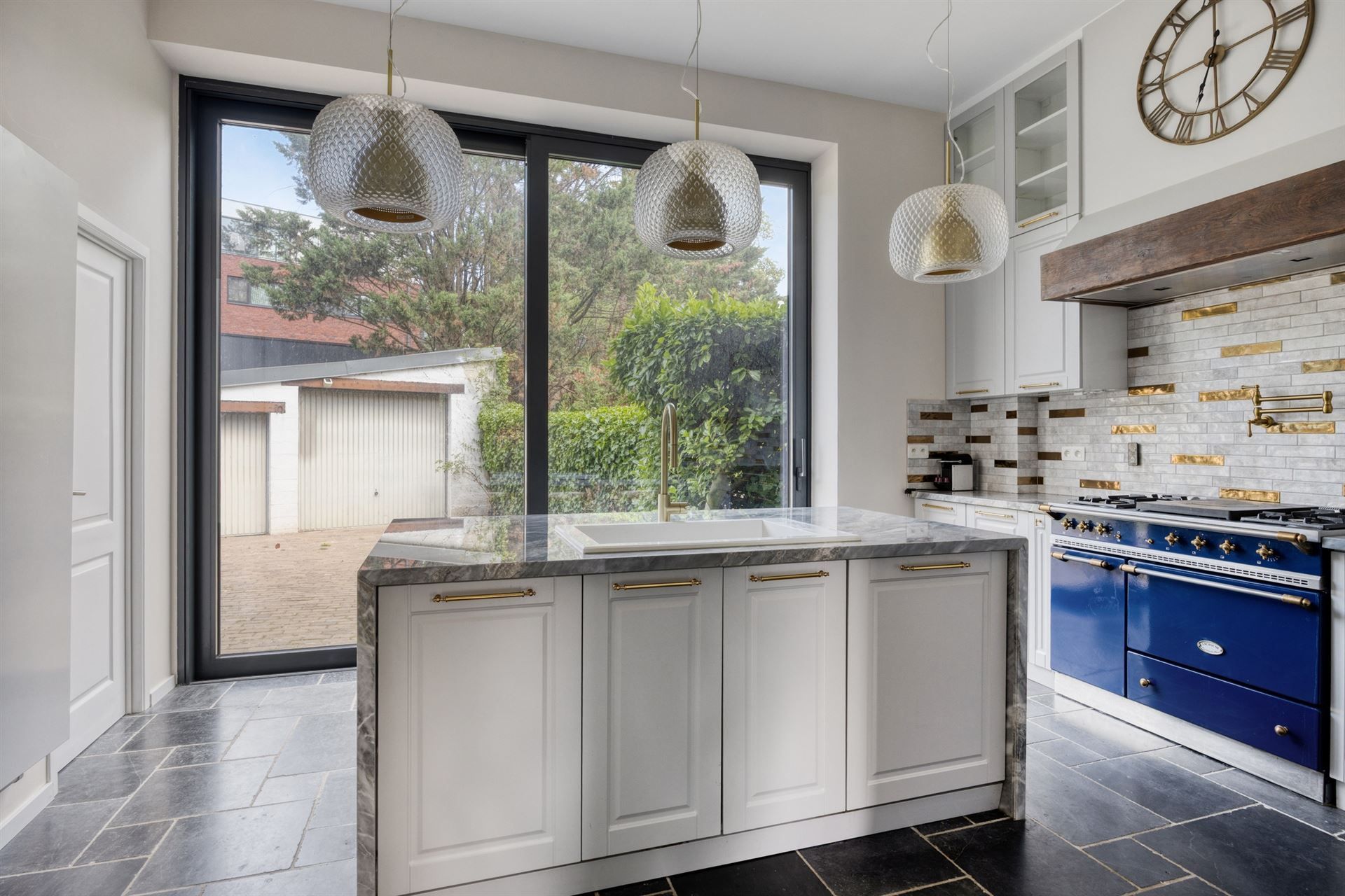 Prachtig gerenoveerde & charmante 3-gevel woning in centrum foto 11