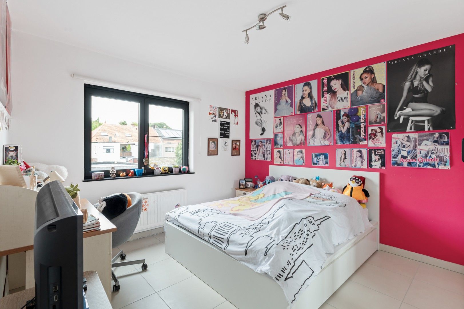 Instapklare halfopen woning met 4 slpk, tuin met zwembad foto 15