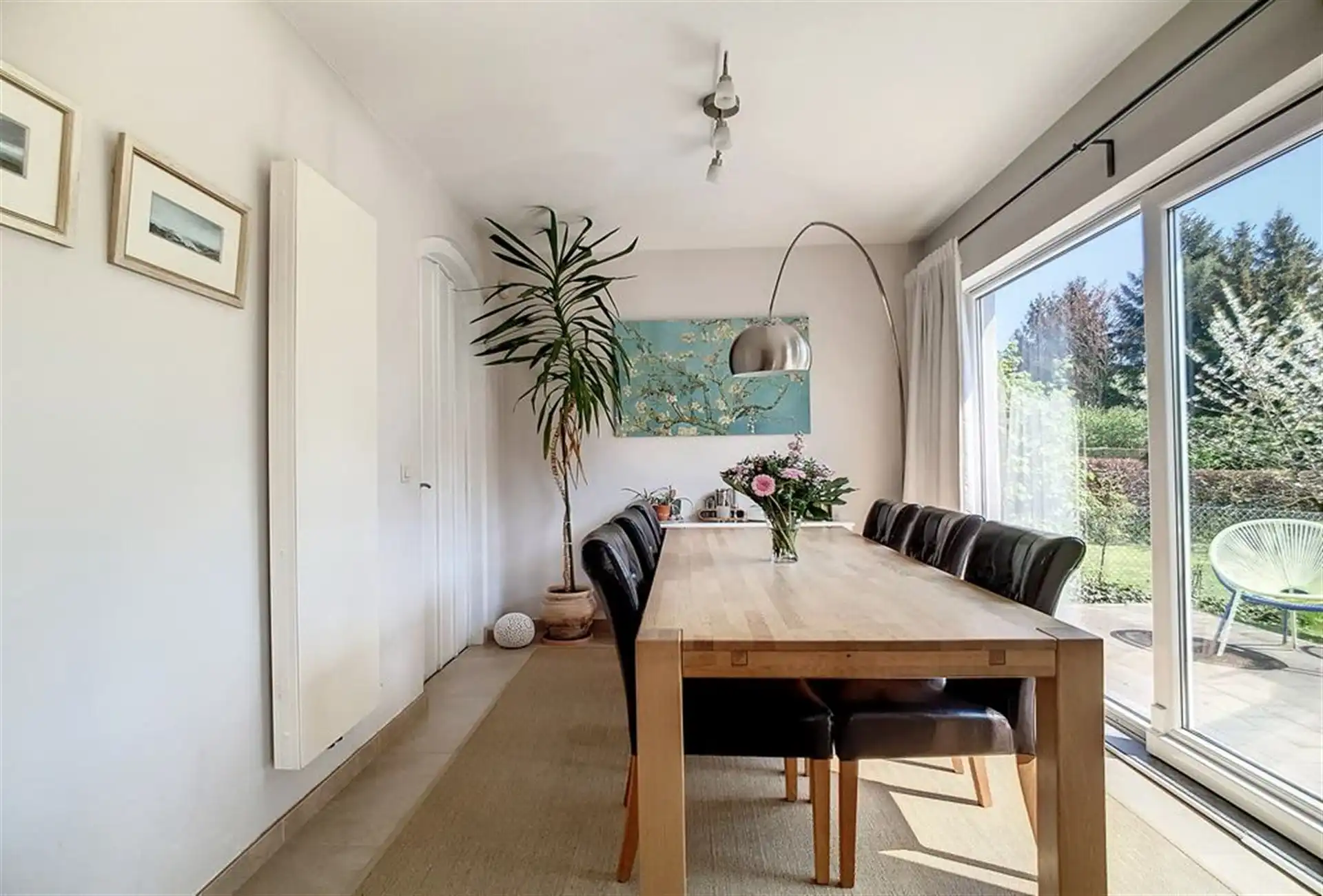 Residentieel gelegen villa foto 6