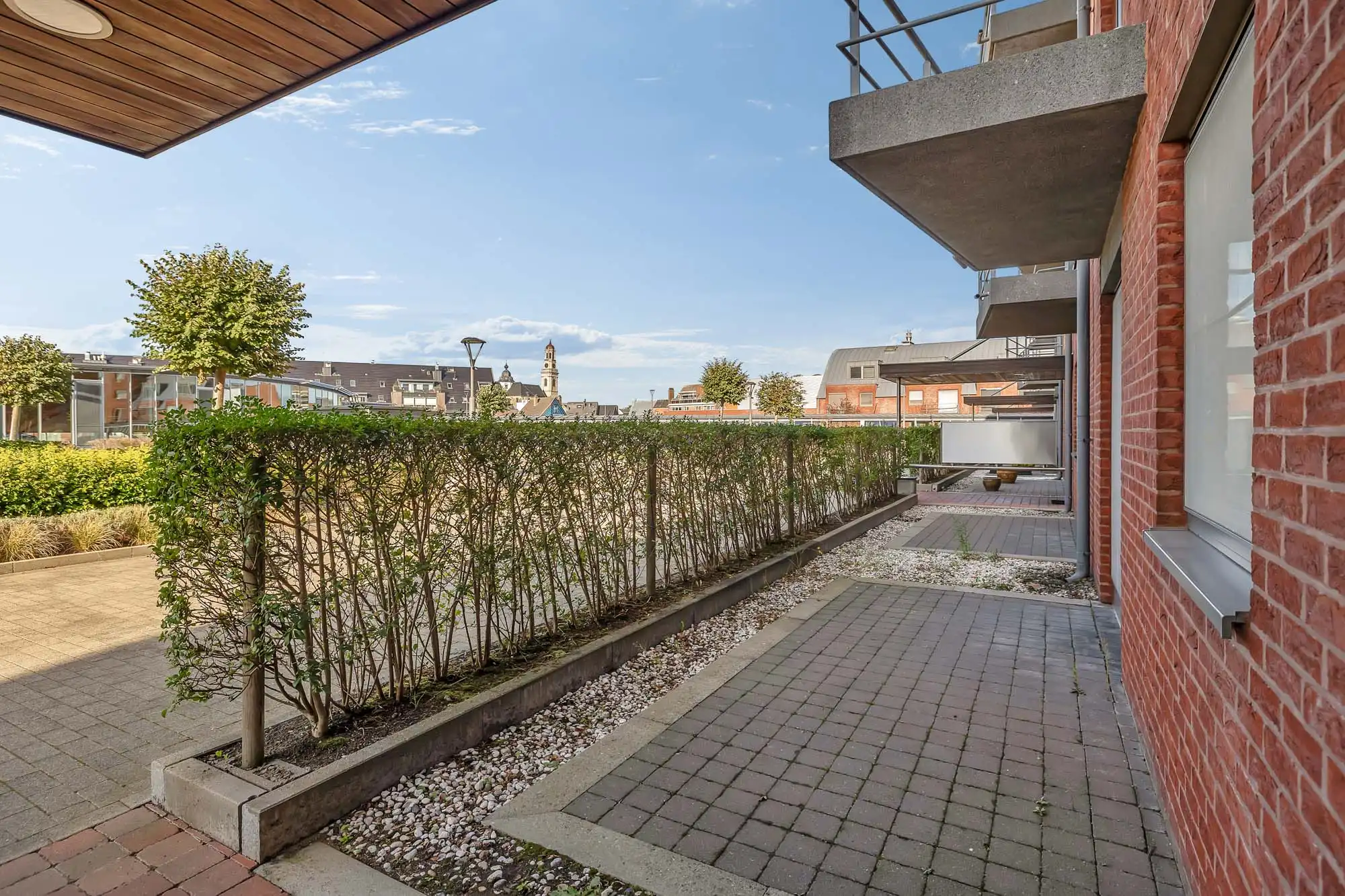 Ruim appartement met ruime garage en twee terrassen foto 18