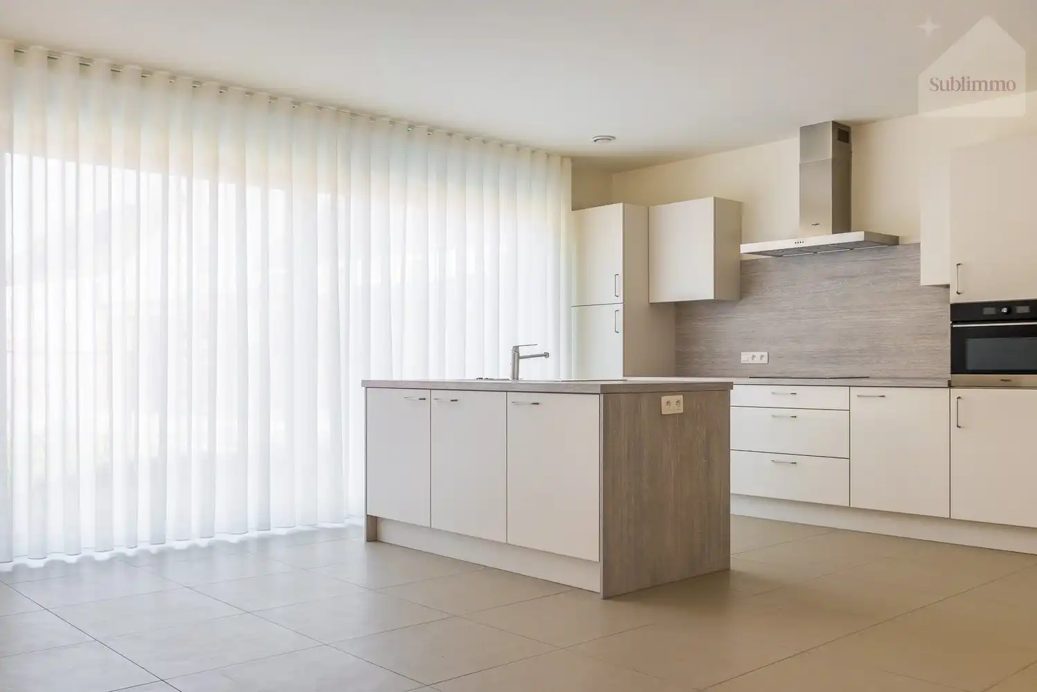 Instapklare nieuwbouwwoning met 4 slaapkamers op een perceel van 343 m² foto 3