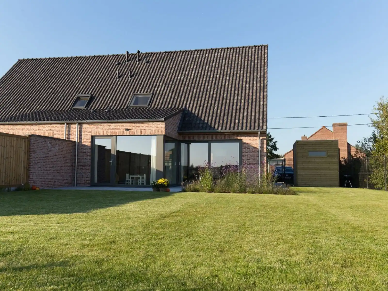 Gezinswoning met landelijk zicht, 3 slaapkamers, garage. foto 4