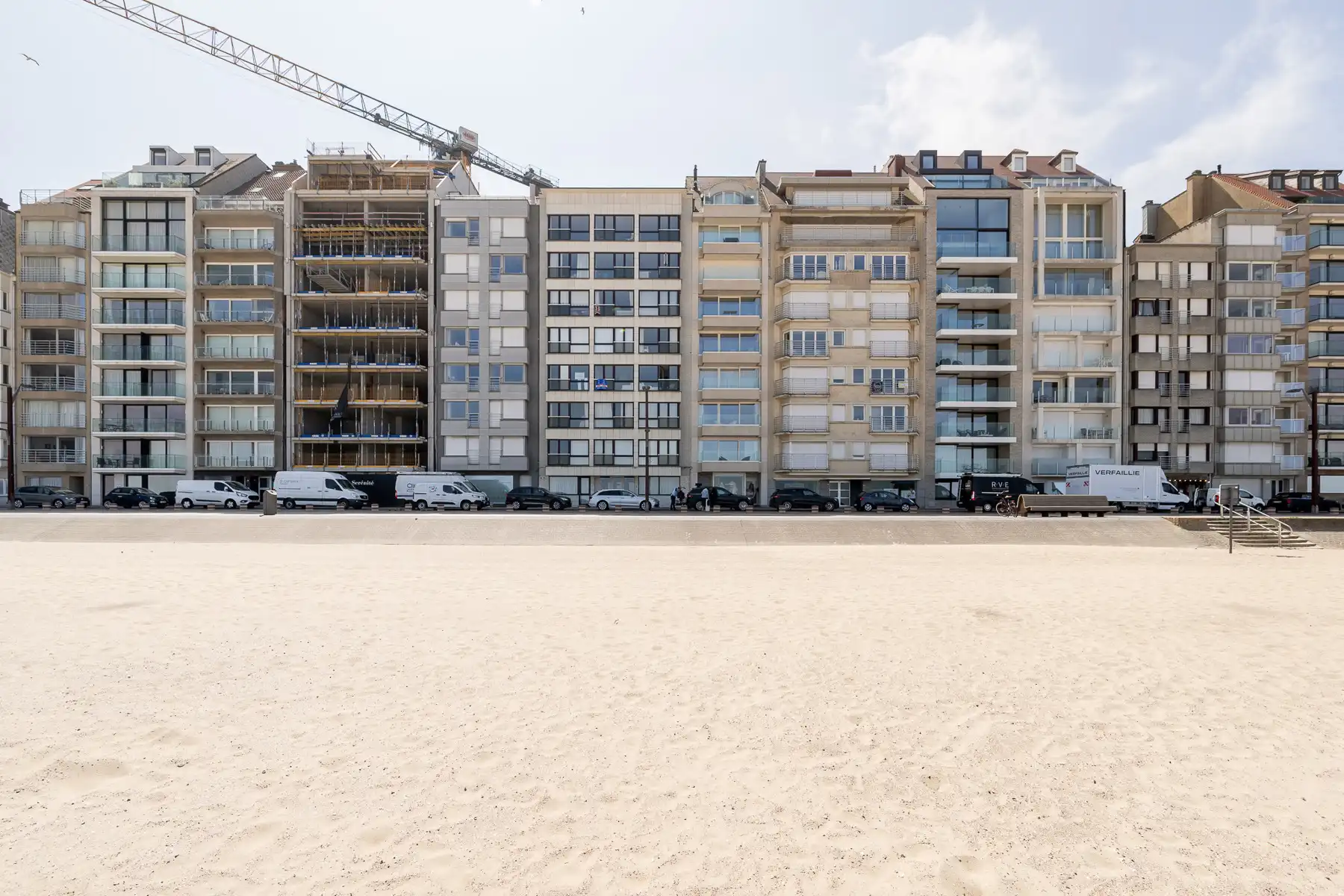 EXCLUSIEF: Ruim appartement met frontaal zeezicht foto 13