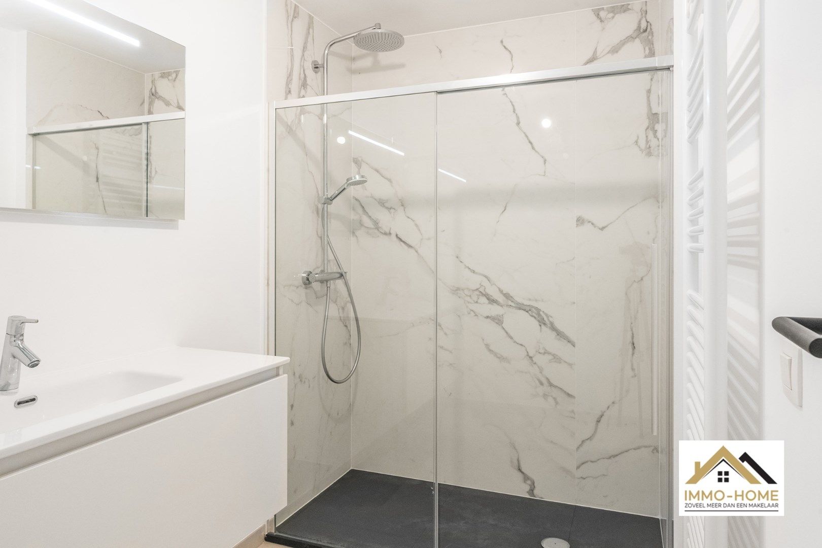 Modern gelijkvloers appartement!! foto 12