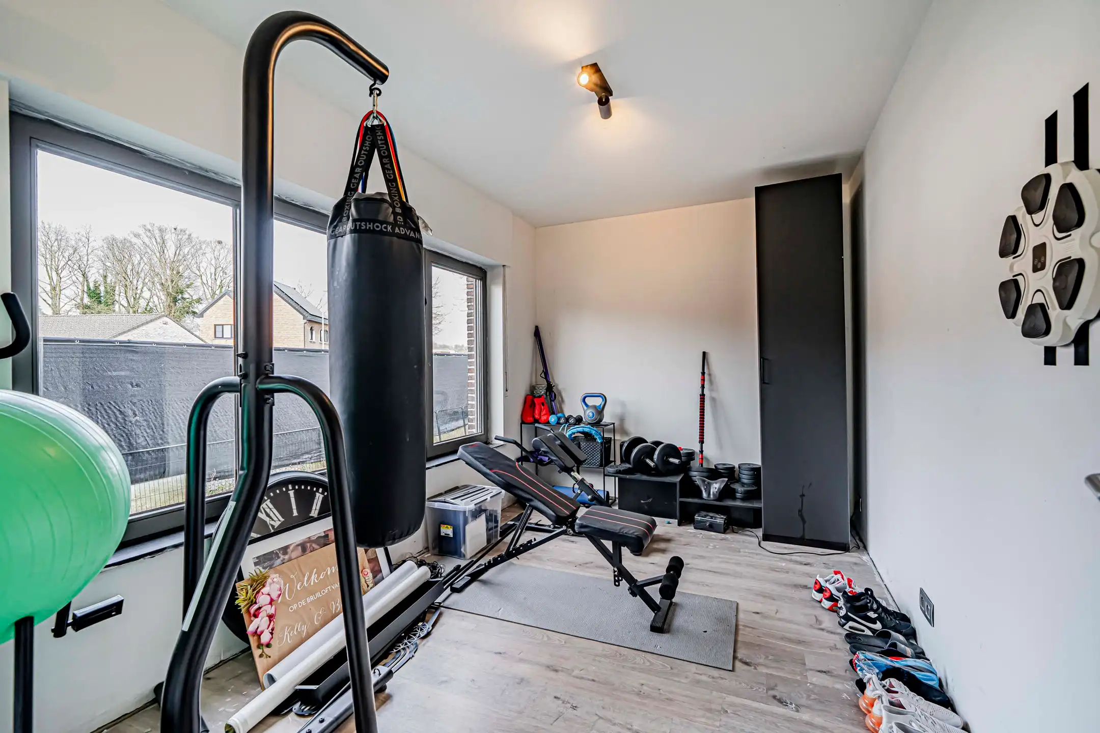 Toffe dorpswoning met 4 slaapkamers en zongerichte tuin foto 10