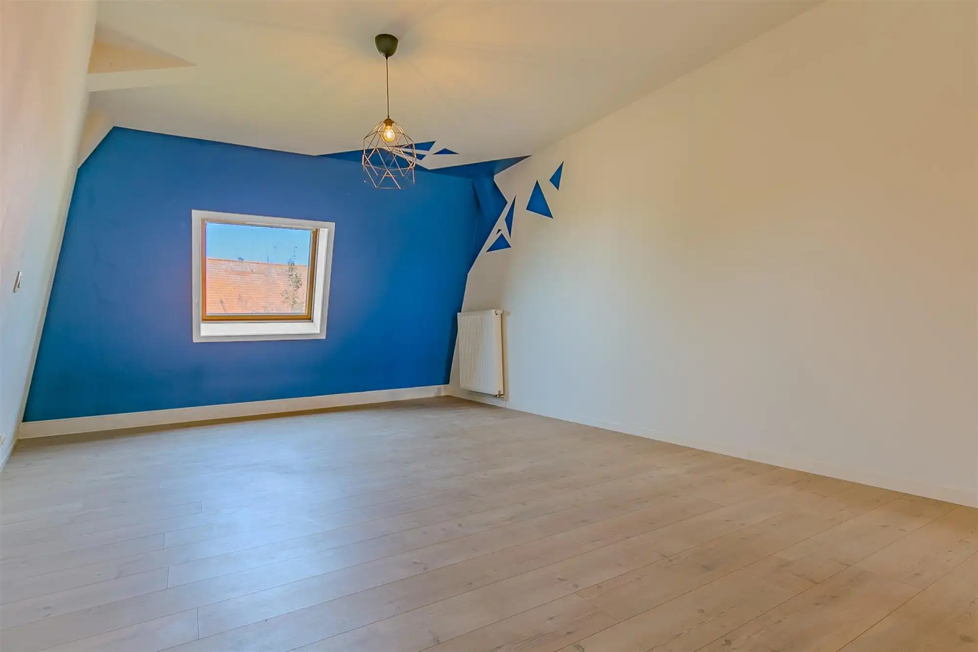 Cetraal gelegen modern appartement te Eernegem. foto 8