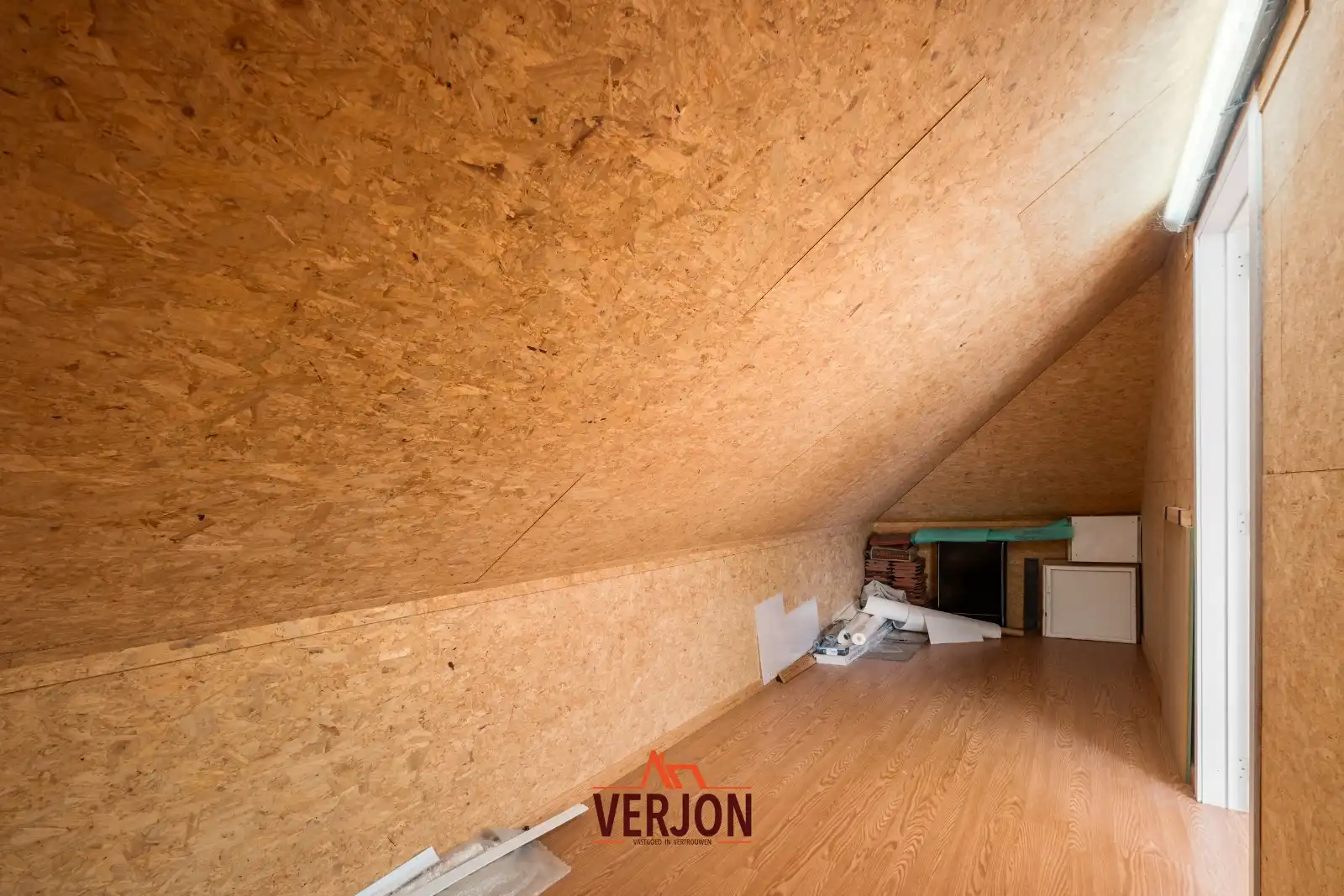 Villa met 4 slaapkamers en dubbele garage in een doodlopende straat te koop in Izegem! foto 19