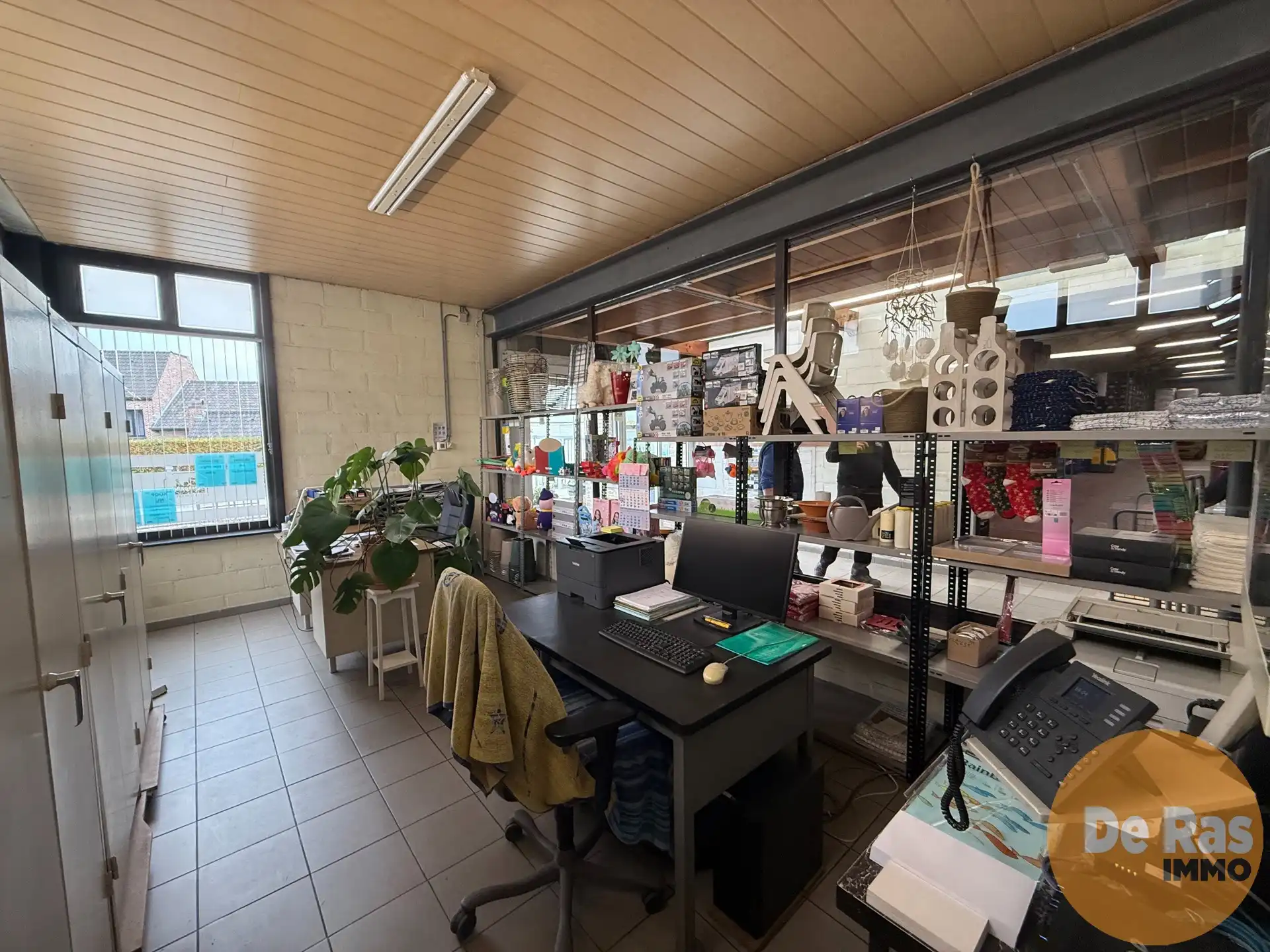 LEDE - Magazijn met commerciële ruimte foto 17