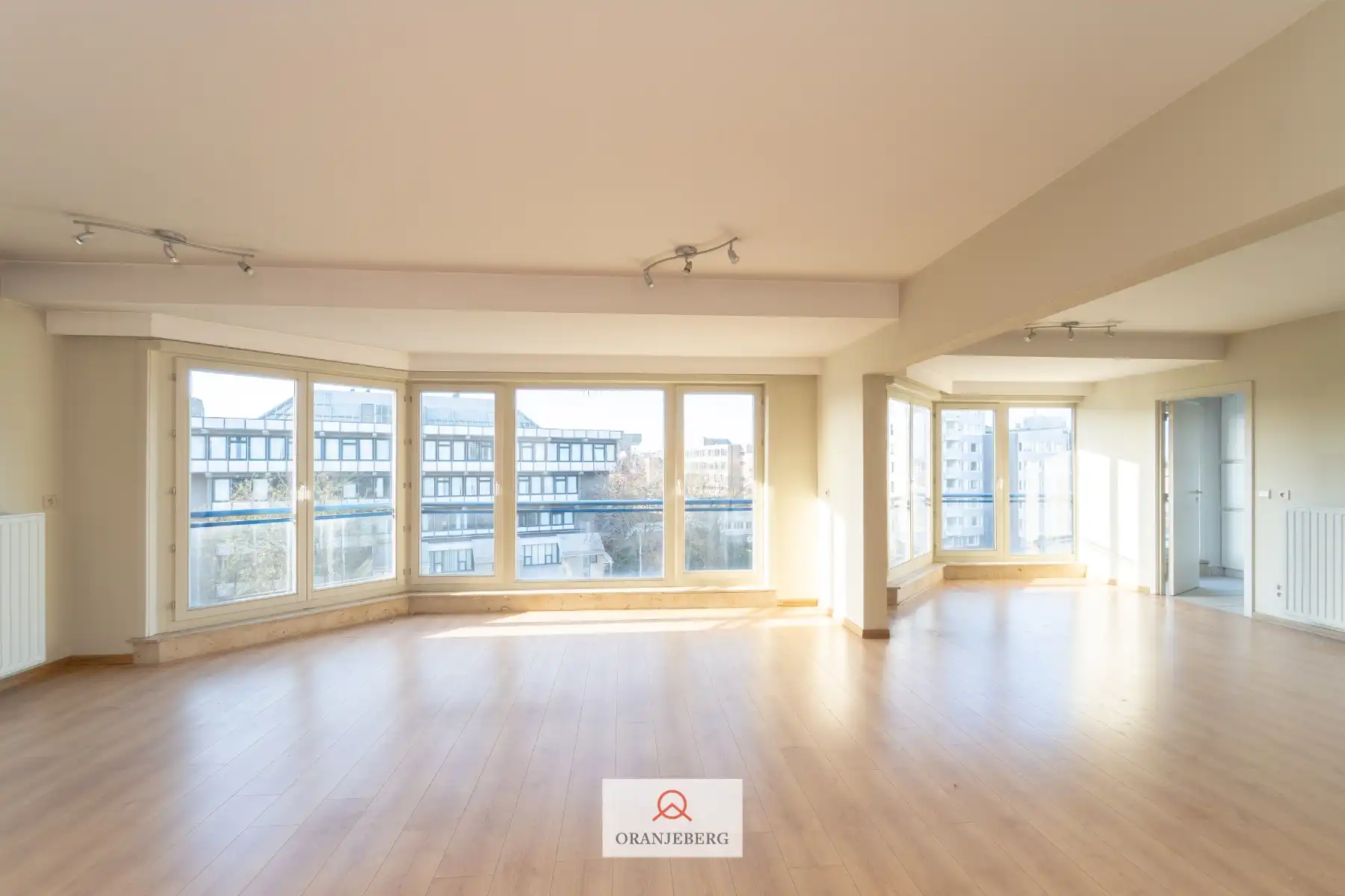 Ruim appartement met 4 slpk's, 2 badkamers en 2 terrassen foto 5