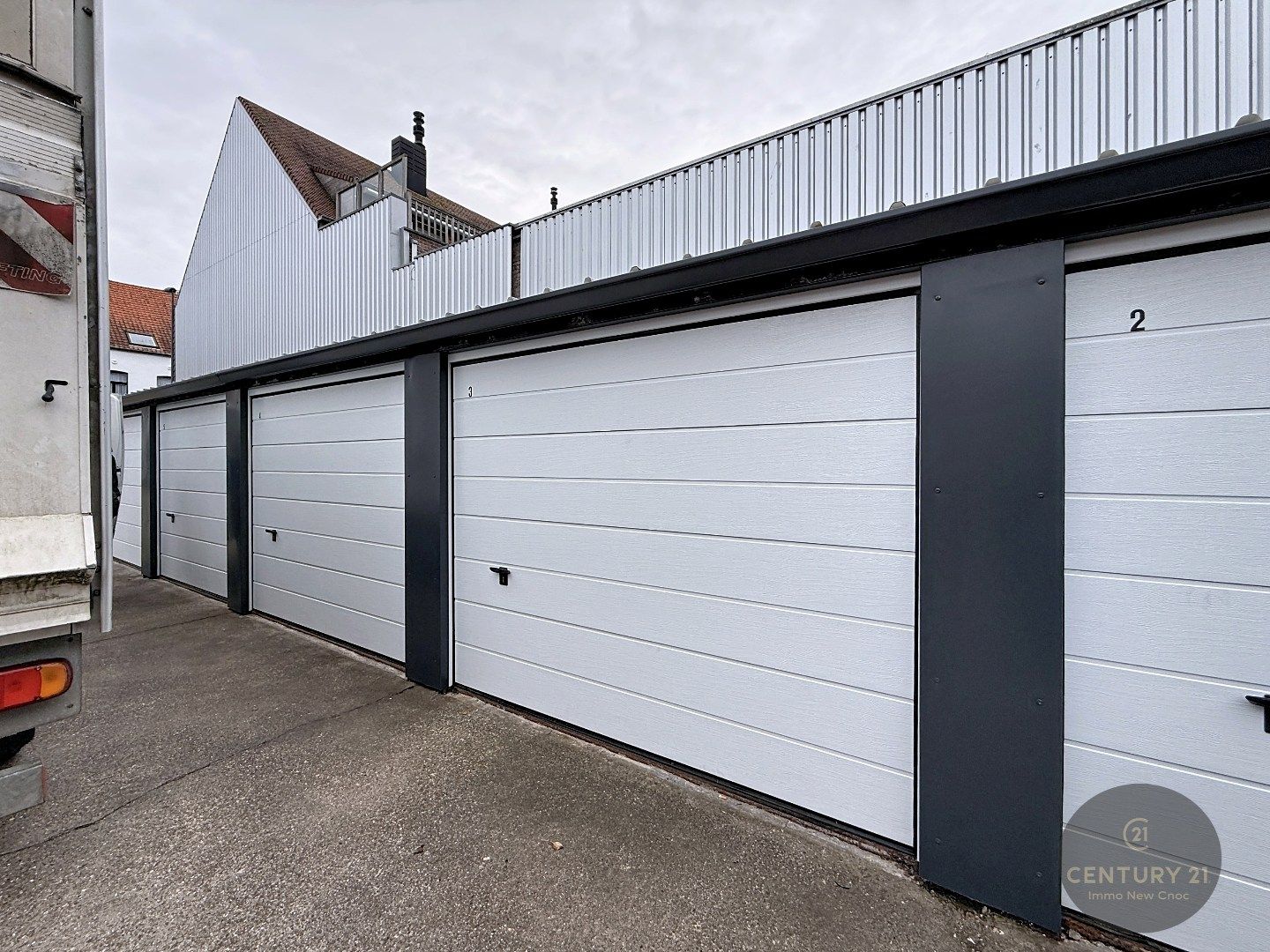 Studio met garagebox foto 11