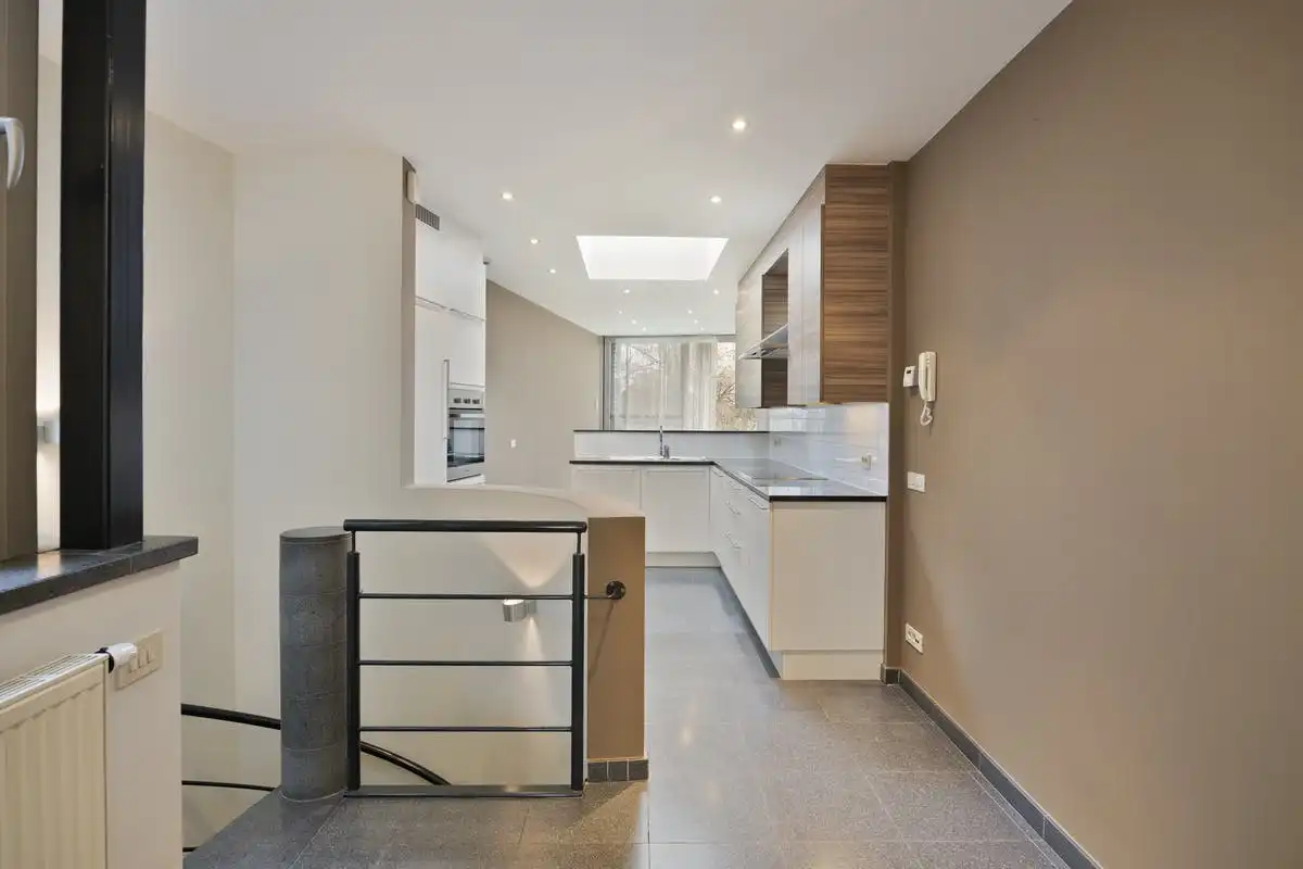 Duplex-Appartement met 2 kamers en terras in hartje Asse foto 5