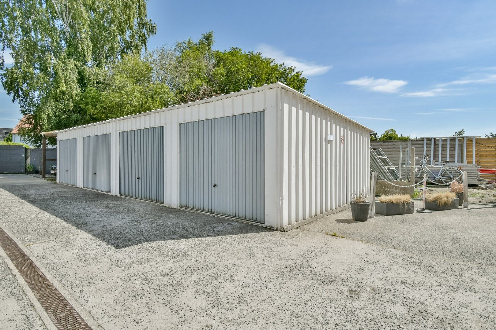 Vlot bereikbare garage in centrum Torhout! foto 2