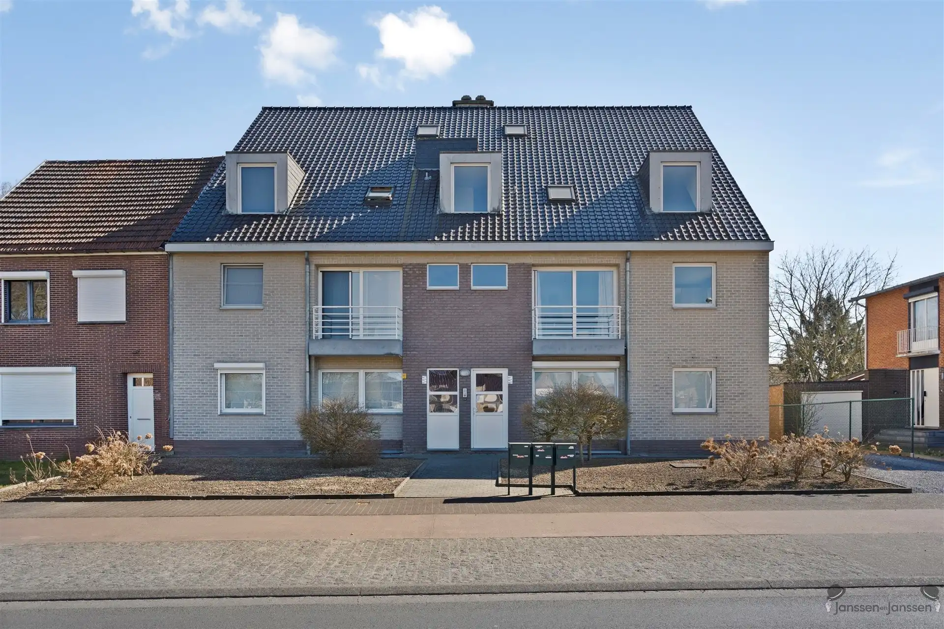 Duplex appartement met 3 slaapkamers foto {{pictureIndex}}