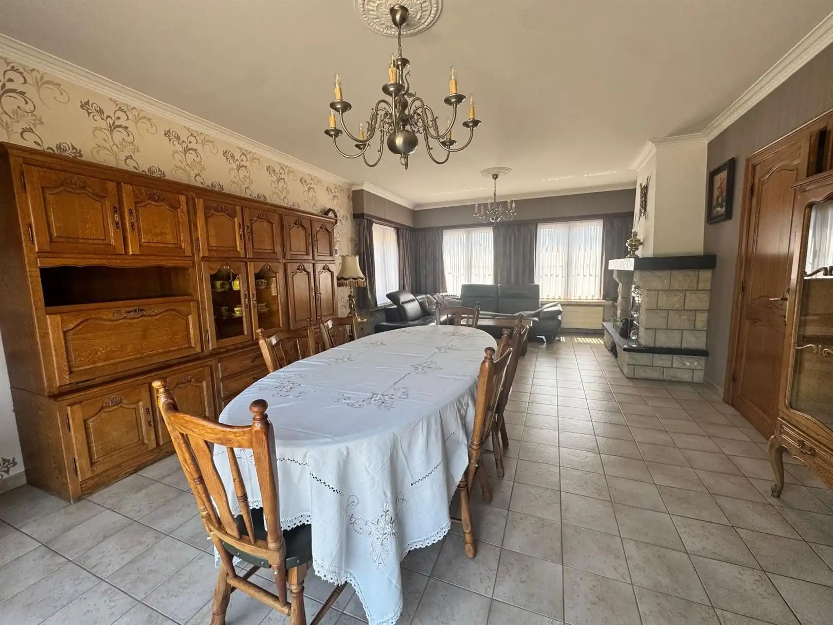 Volledig bemeubelde woning te huur in Sint-Gillis-Waas – ideaal voor bedrijven en zelfstandigen foto 4