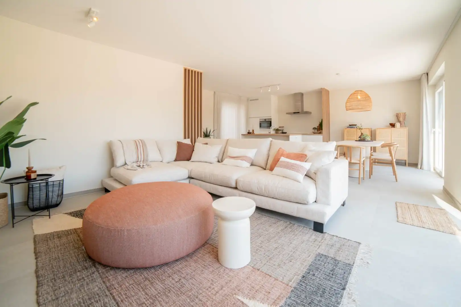 Ruime gezinswoning in Hallaar met nieuwste energietechnieken foto 11