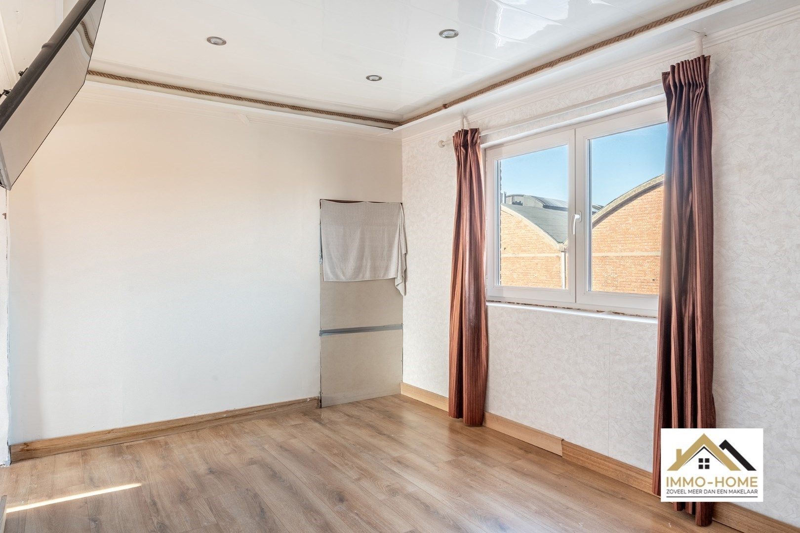 Deels gerenoveerde woning vol potentieel  foto 22