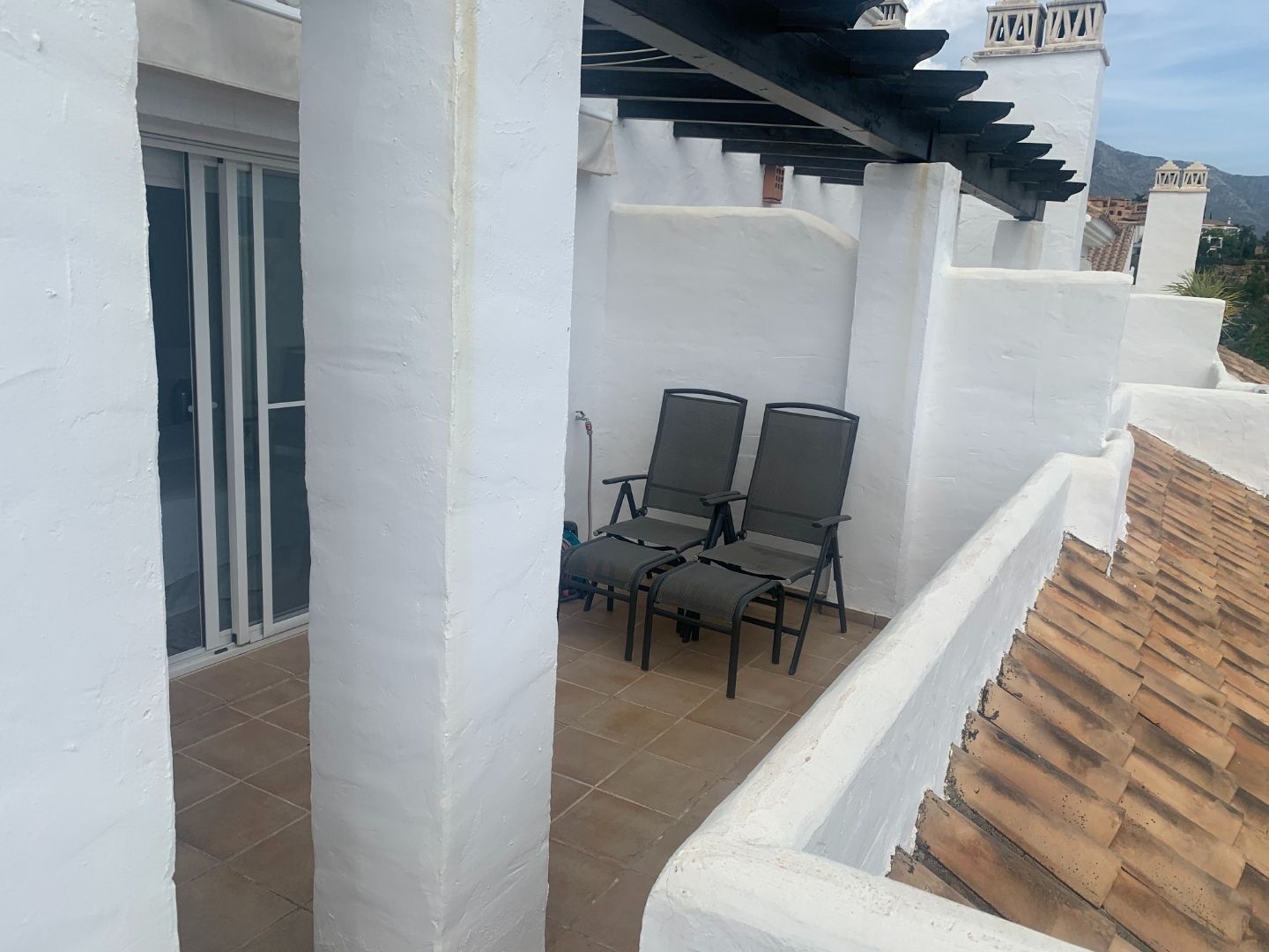 Gezellige duplex met zicht over de Nueva Andalucia vallei naar de Middellandse zee. foto 29