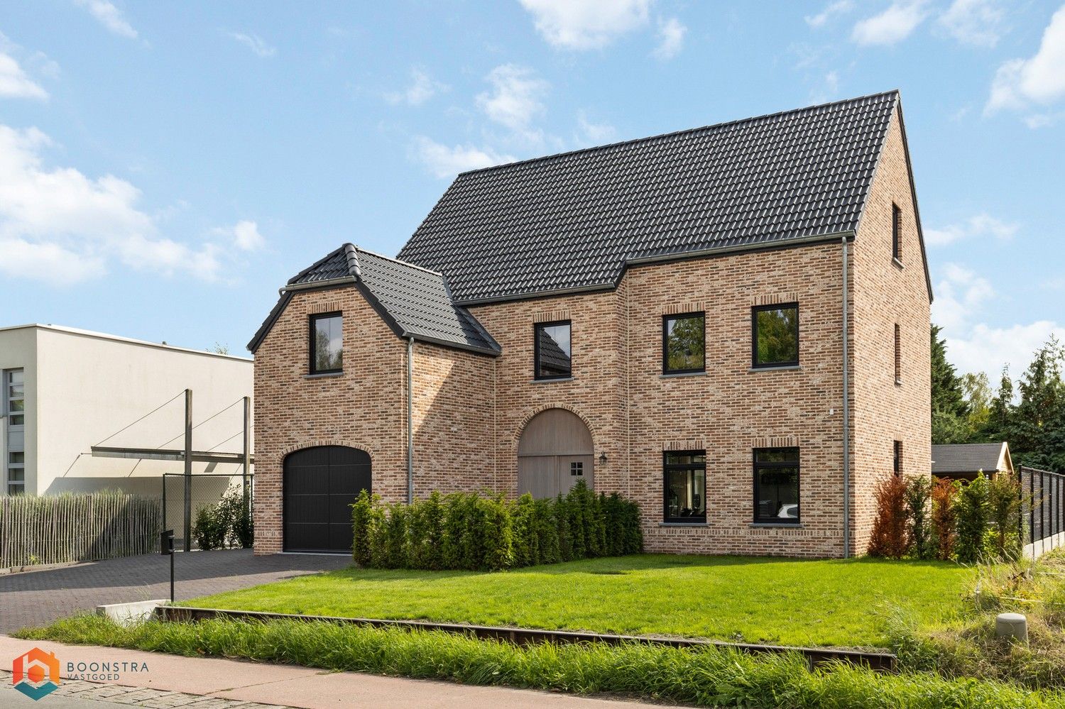 Exclusieve villa (2024) met 5 slpkrs op mooi perceel foto {{pictureIndex}}