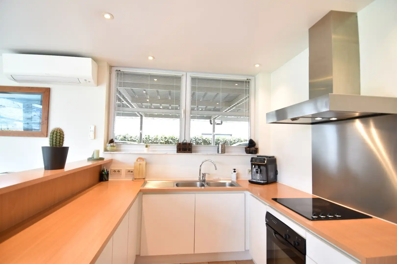 Rustig gelegen open bebouwing met 4 slaapkamers te Gullegem foto 3