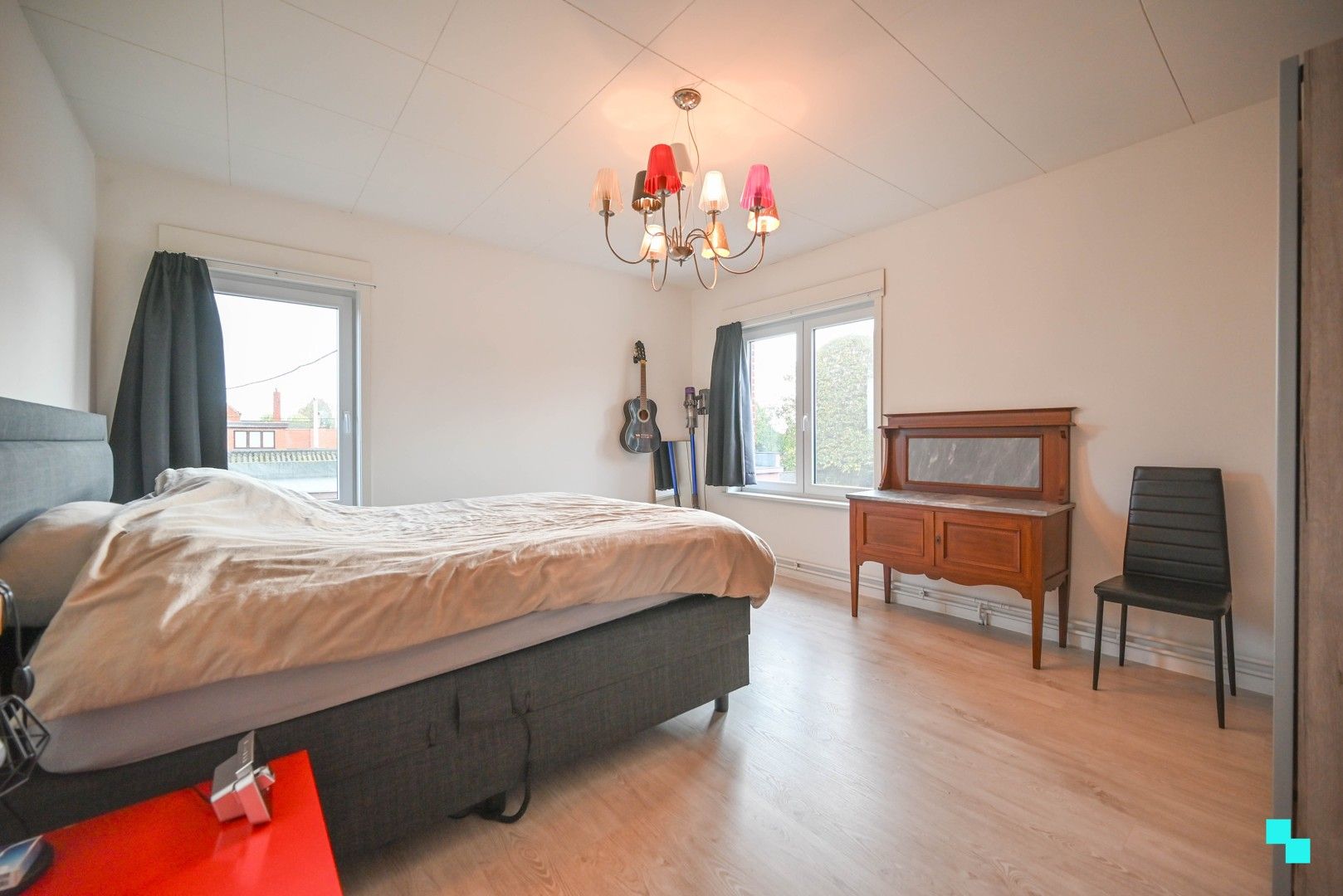 Ruime, gerenoveerde woning nabij centrum Oostrozebeke foto 20