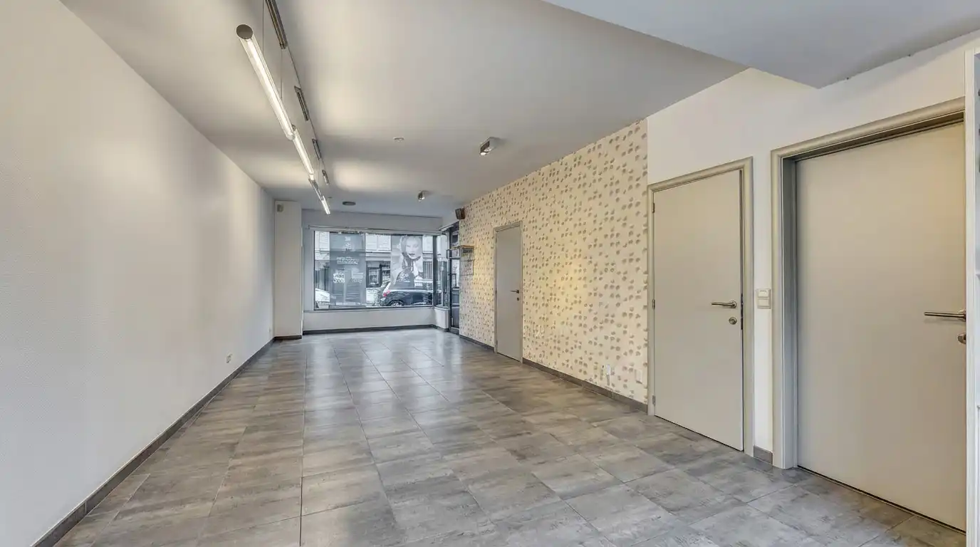 Woonst met 4 slpks en verwarmd zwembad in Erembodegem foto 15