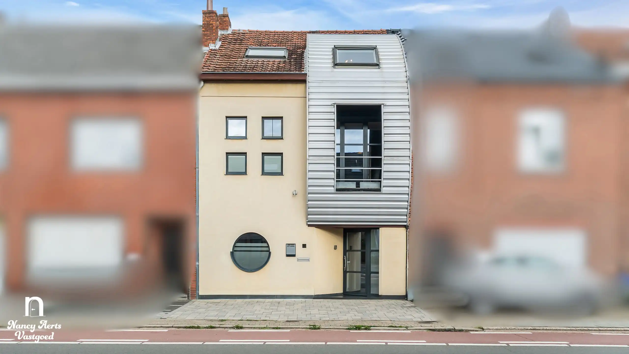 Verrassend ruime woning met praktijkruimte en gezellige tuin foto {{pictureIndex}}