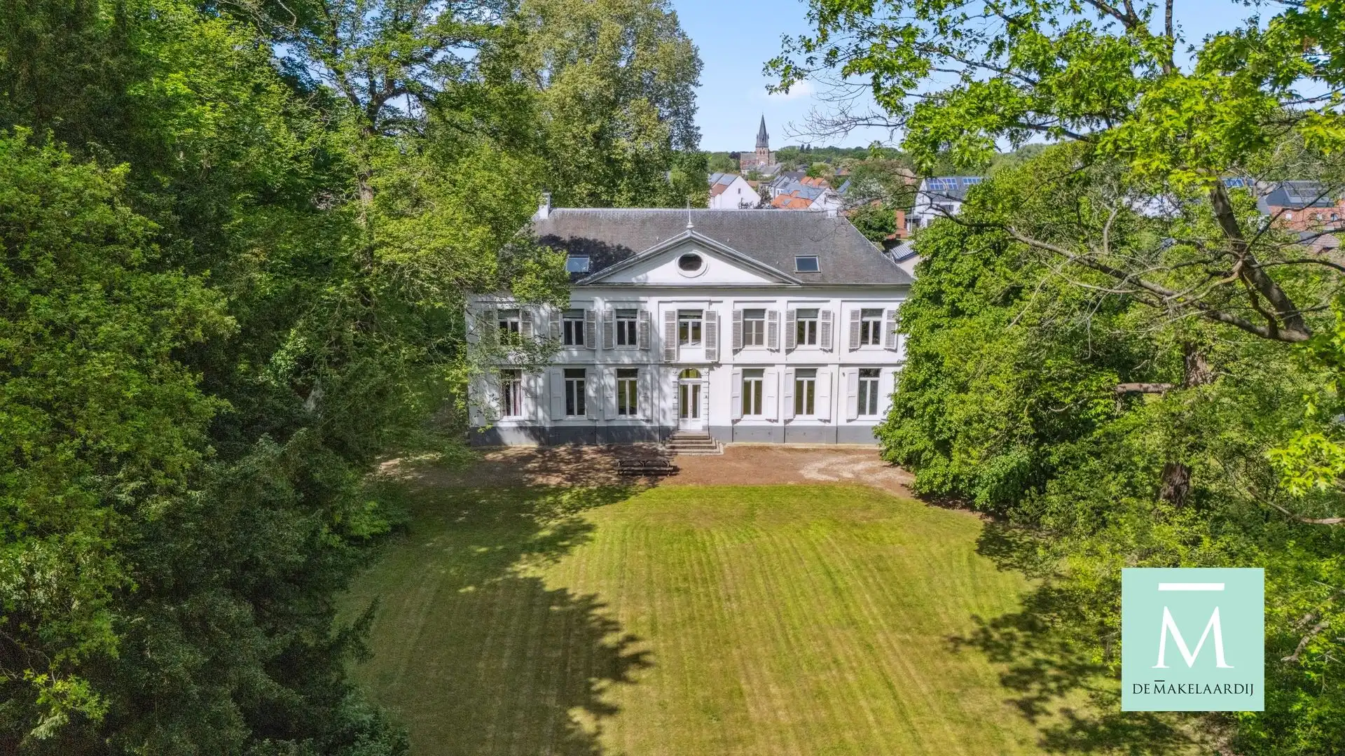 Prachtig kasteel met veel mogelijkheden gelegen op een toplocatie foto 24