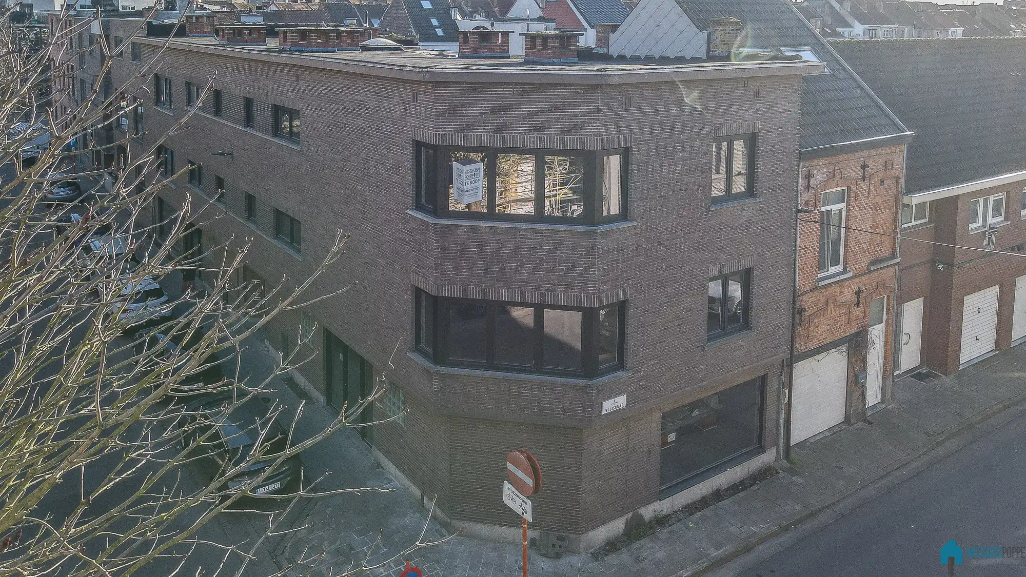 Ruim gerenoveerd appartement met zuid-gericht terras foto 17