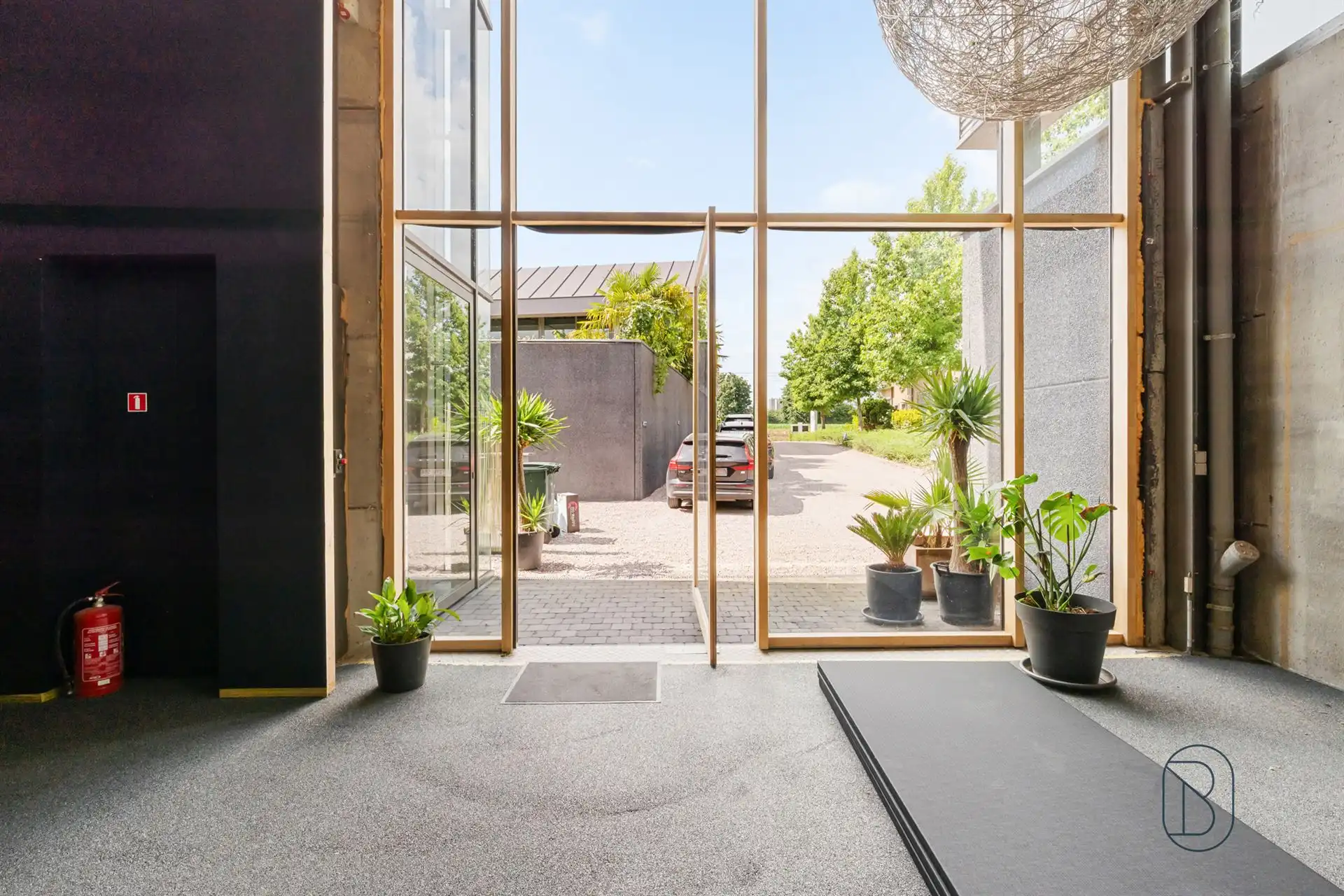 Wonen en werken (kantoren en loods): ideale investering!  foto 9