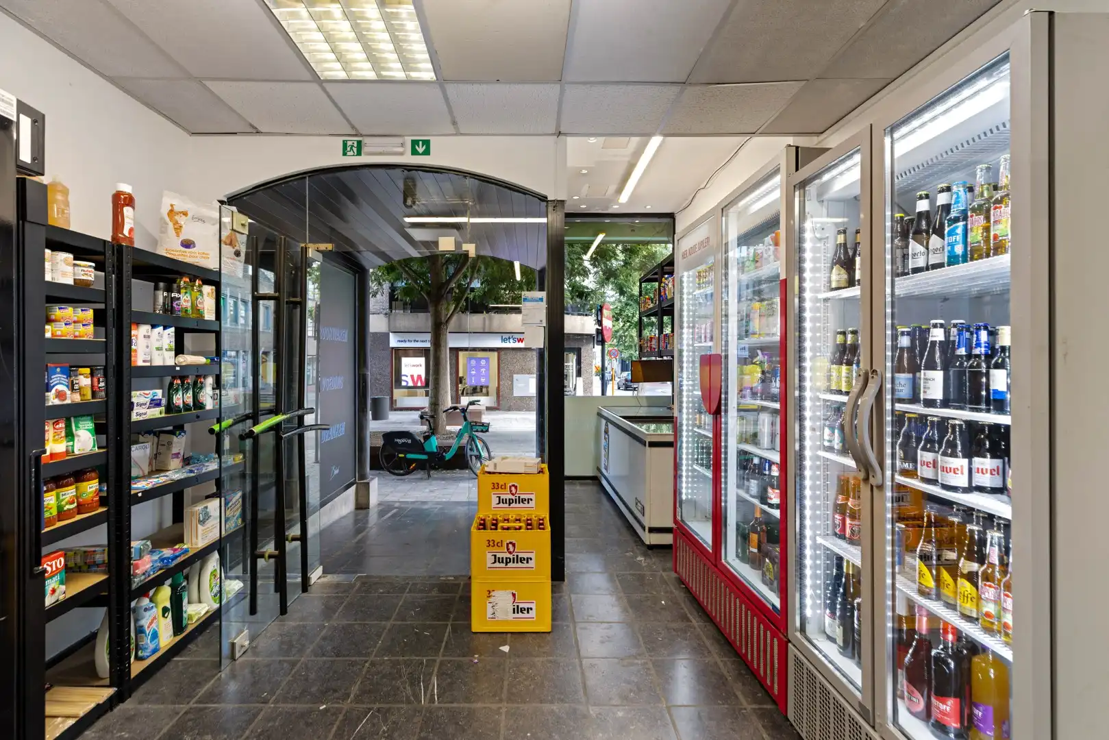 Interessante opbrengsteigendom met handelsgelijkvloers en duplexappartement in hartje Izegem foto 5