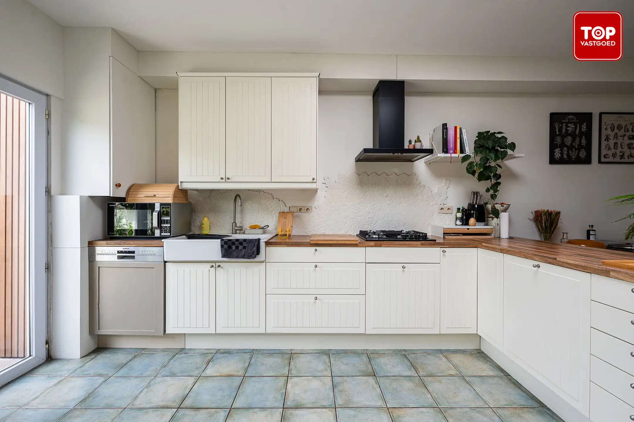 Sfeervolle woning met karakter, comfort en een ideale ligging foto 8