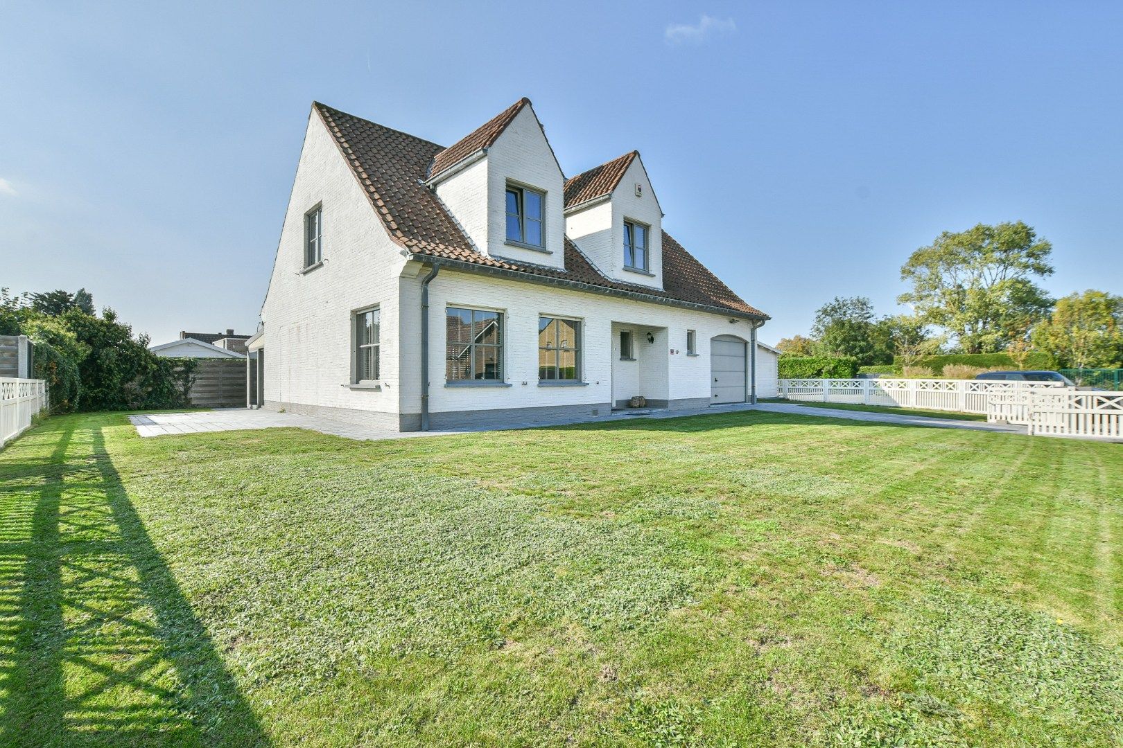 Prachtig gerenoveerde villa met charmante elementen in het centrum van Lissewege! foto {{pictureIndex}}