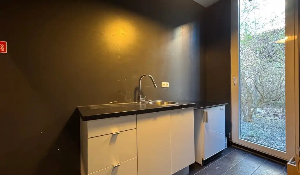 Kantoorruimte te huur op zichtlocatie langs N155 te Berchem foto 10