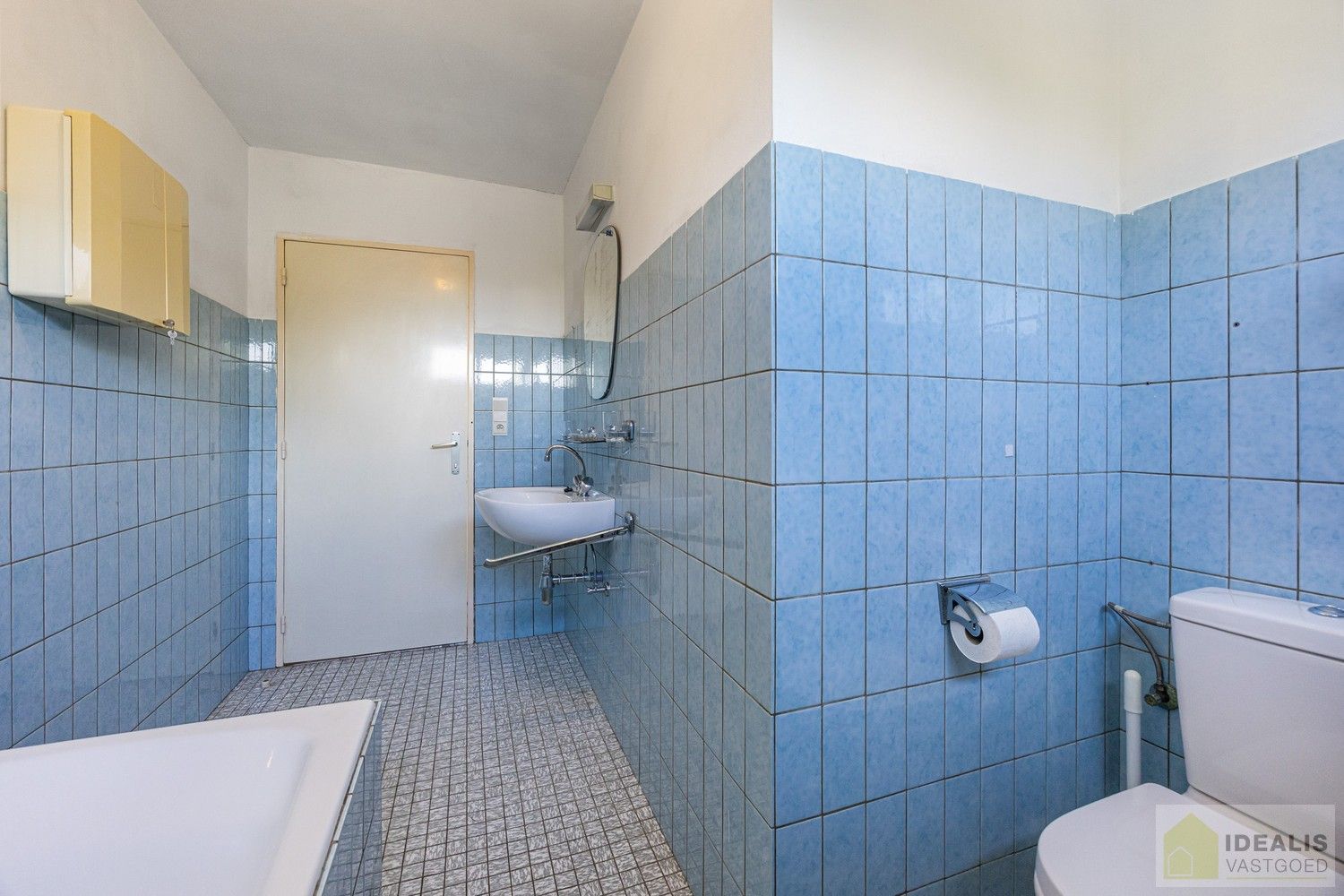 RUSTIG GELEGEN OP TE KNAPPEN EENGEZINSWONING MET 3 SLAAPKAMERS! - De woning omvat maar liefst 166m² bewoonbare oppervlakte met ruime woonkamer, keuken, 3 slaapkamers, badkamer, garage. De woning is rustig gelegen op een perceel met een opp. van 6a 21ca. foto 18