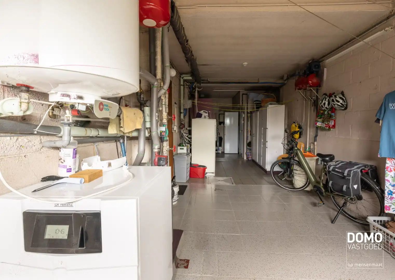 RUSTIG GELEGEN, RUIME WONING MET 4 SLAAPKAMERS, TUIN & AANGRENZENDE STUDIO MET ENERGIELABEL D GELEGEN IN ALKEN foto 22