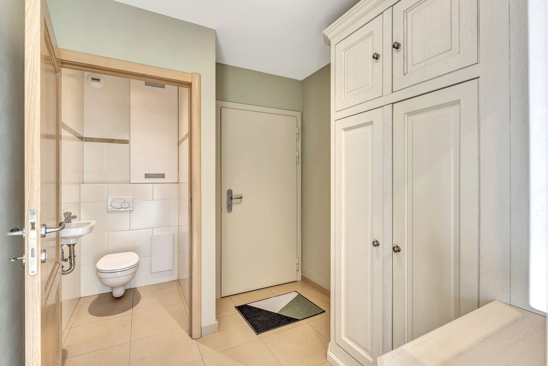 Instapklaar appartement met terras en garage op centrale ligging foto 19