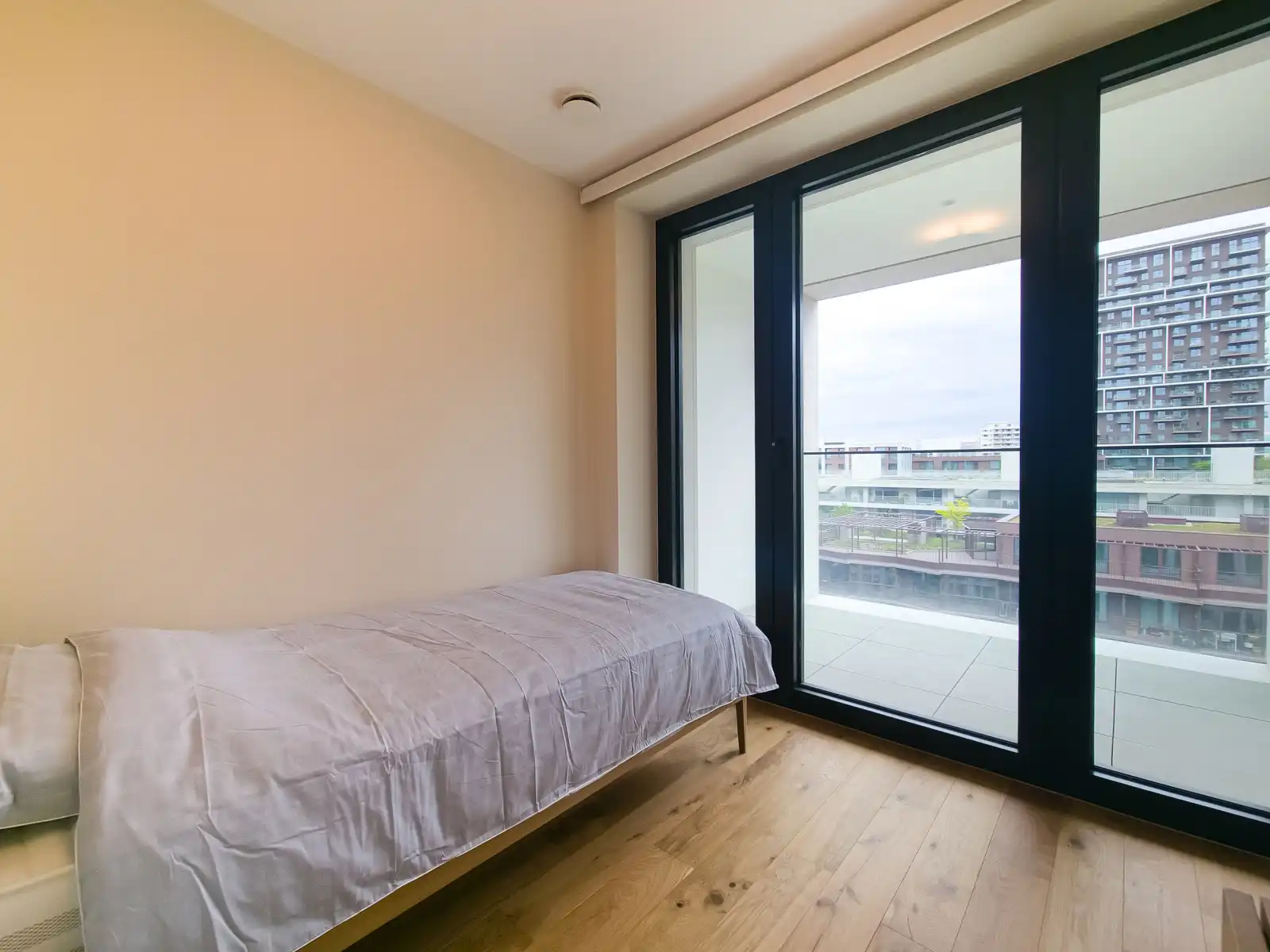 Prachtig gemeubeld 2-slaapkamer appartement met mooi terras foto 12