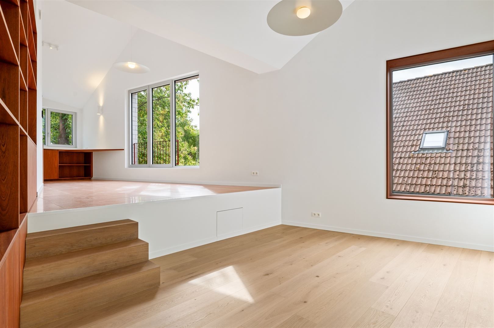Luxe nieuwbouwappartement met terras, tuin en parking. foto 5