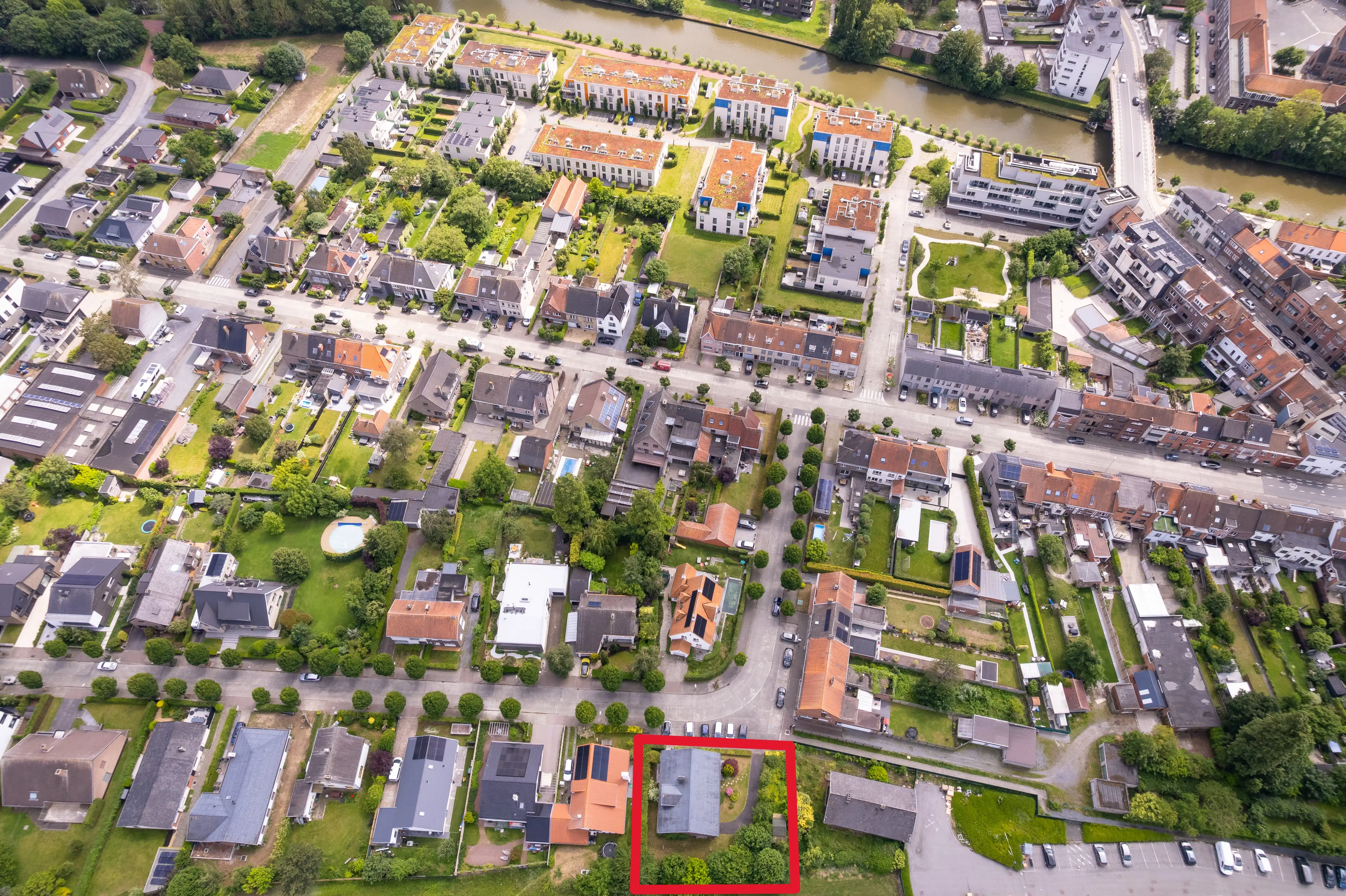 Uitstekend gelegen ruime woning foto 4