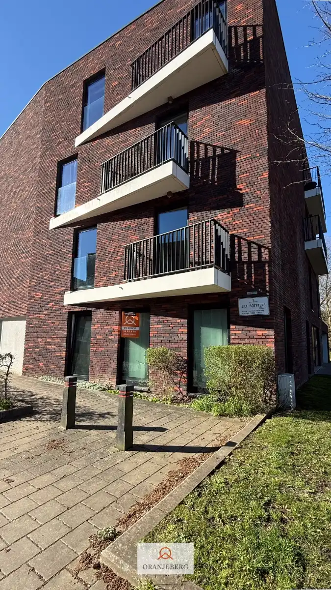 Modern gelijkvloers appartement in het groen foto 35