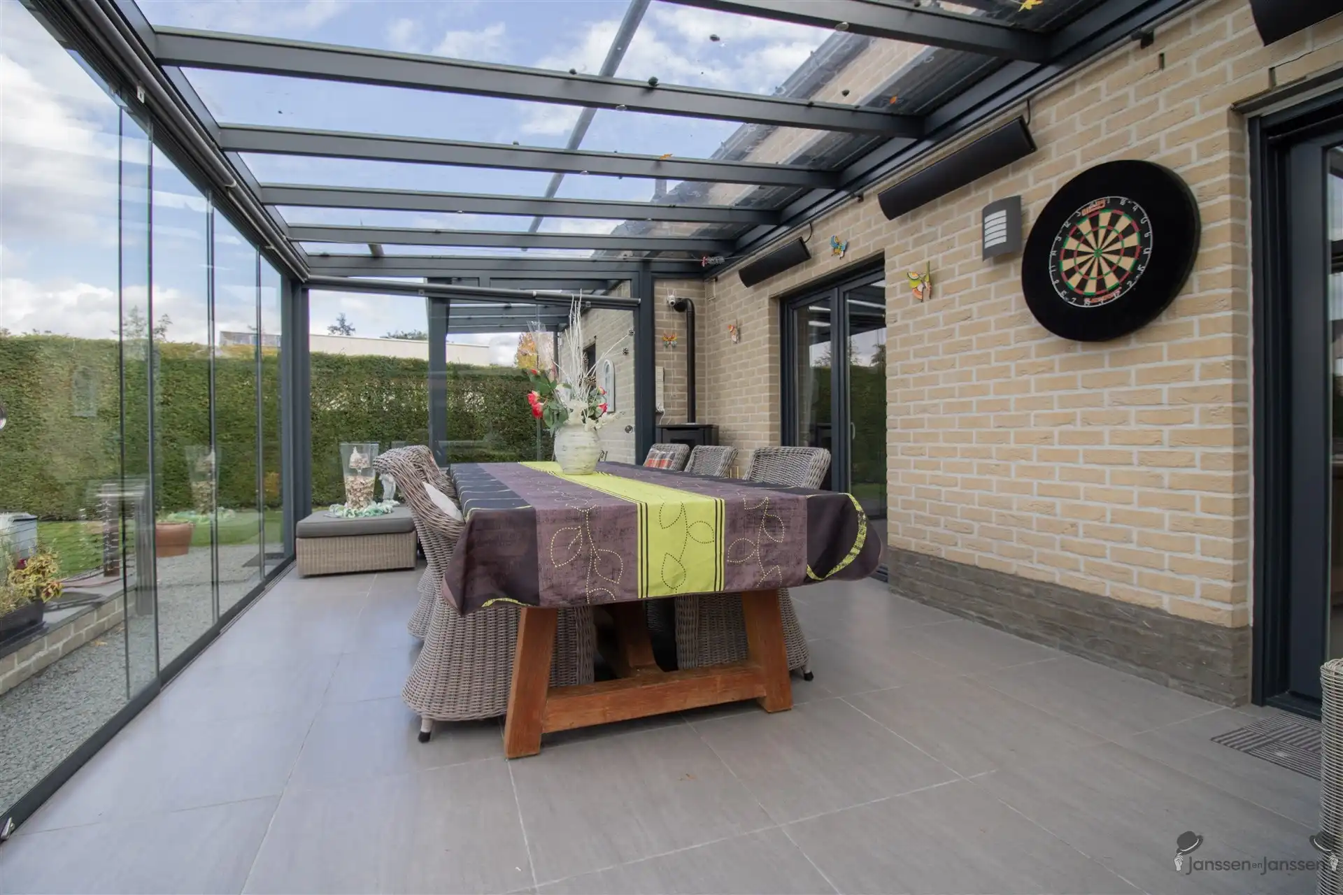 Ruime energiezuinige en instapklare woning met 3 à 4 slaapkamers. foto 8