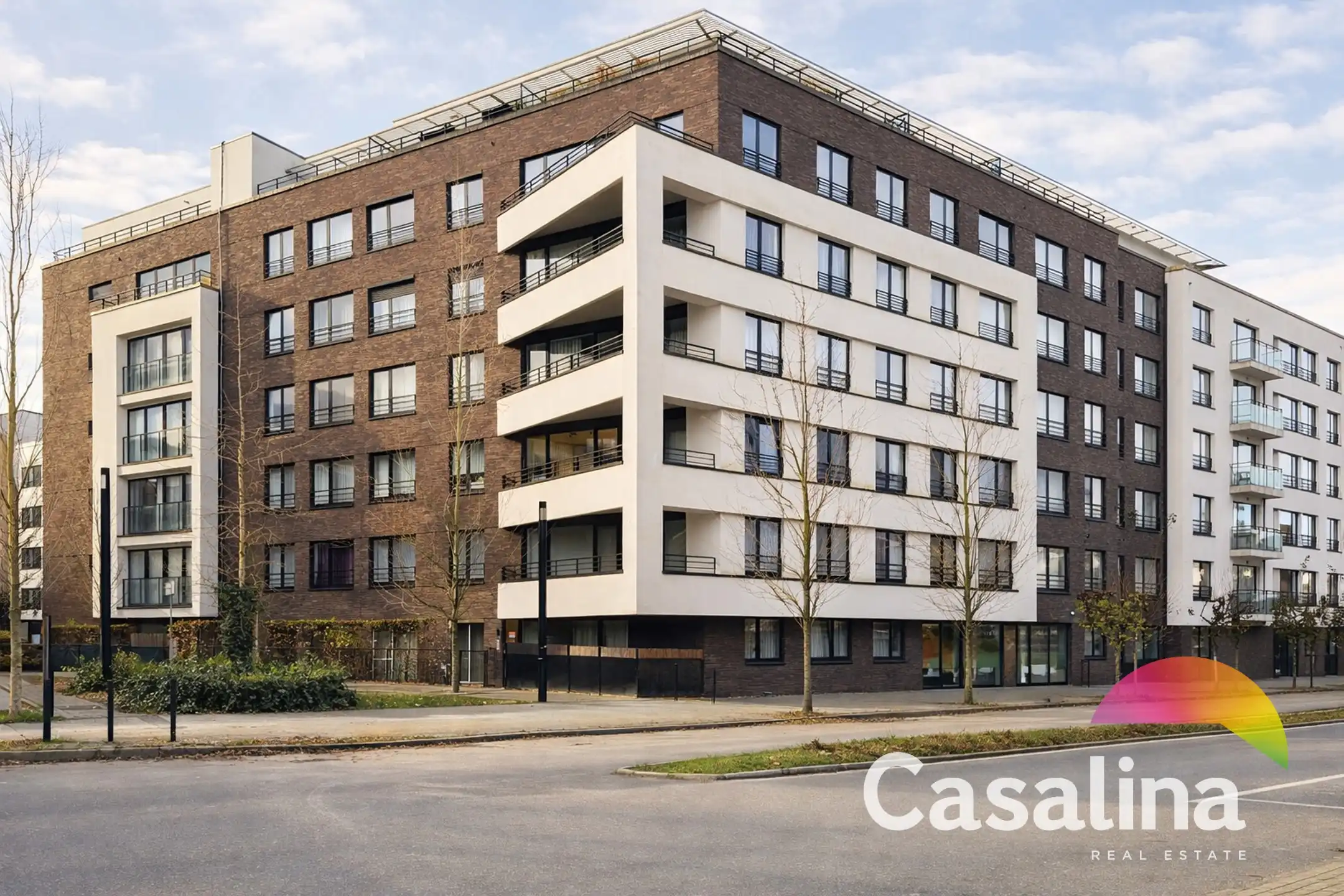 Prachtig 3-slaapkamerapp. met terras en parking (EPC: A-) foto {{pictureIndex}}