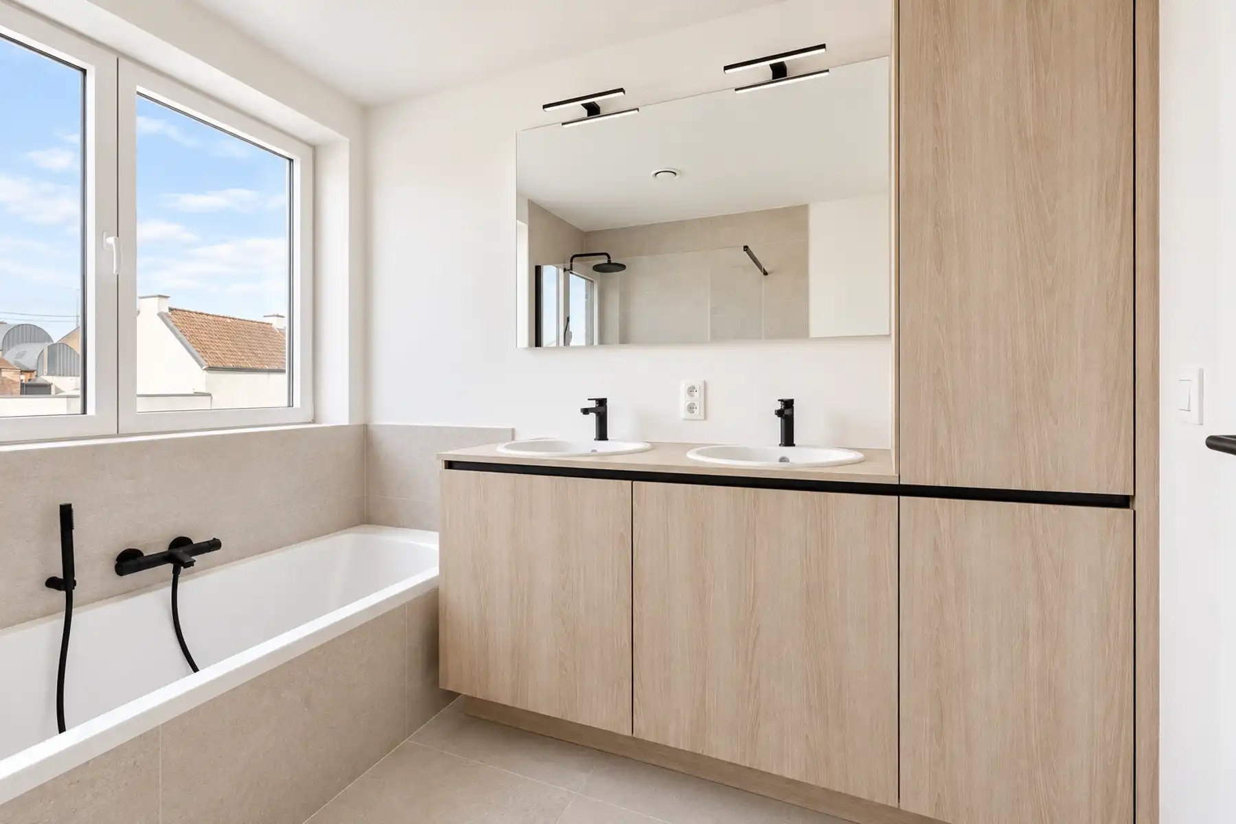 Energiezuinige ruime nieuwbouww met 4 slaapkamers en tuin foto 16