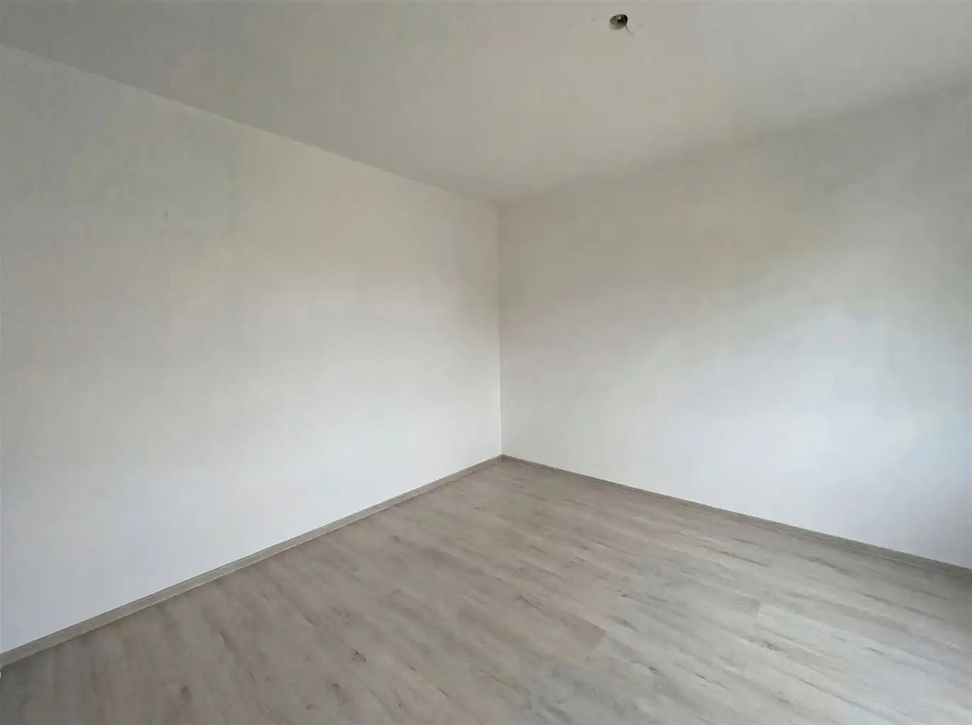 Gezellig appartement met 2 slaapkamers en terrasje nabij het centrum van Maaseik. foto 6