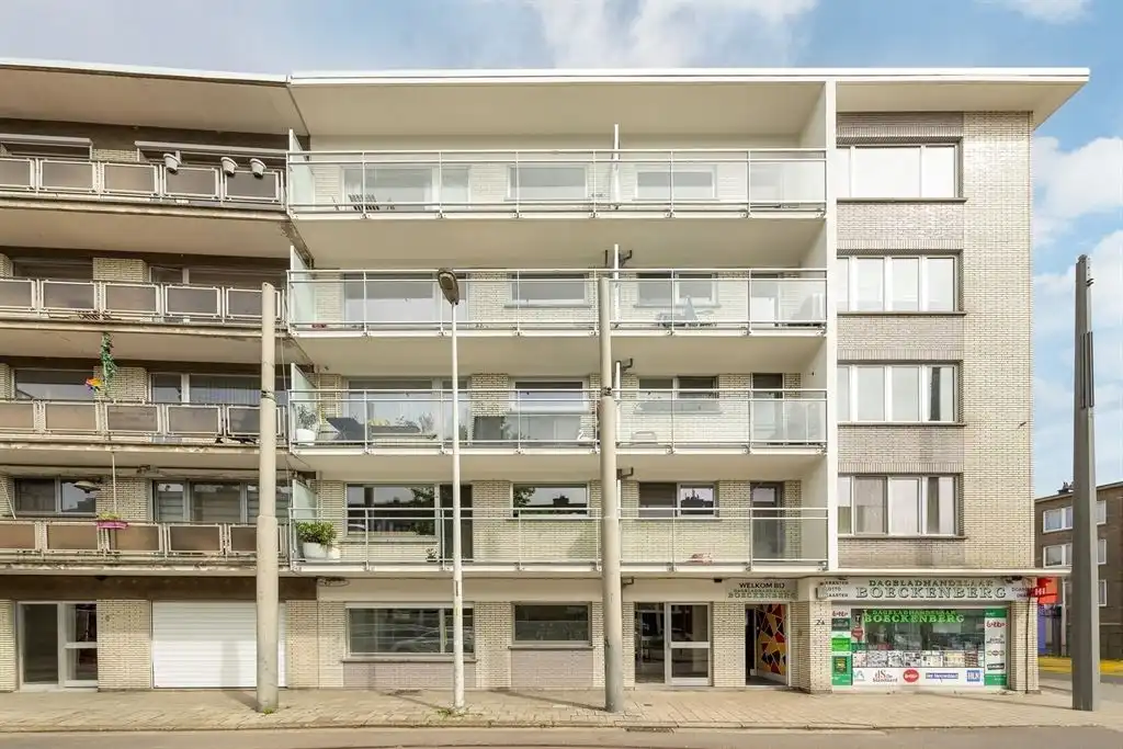 Instapklaar gelijkvloersappartement met stadskoer foto 16