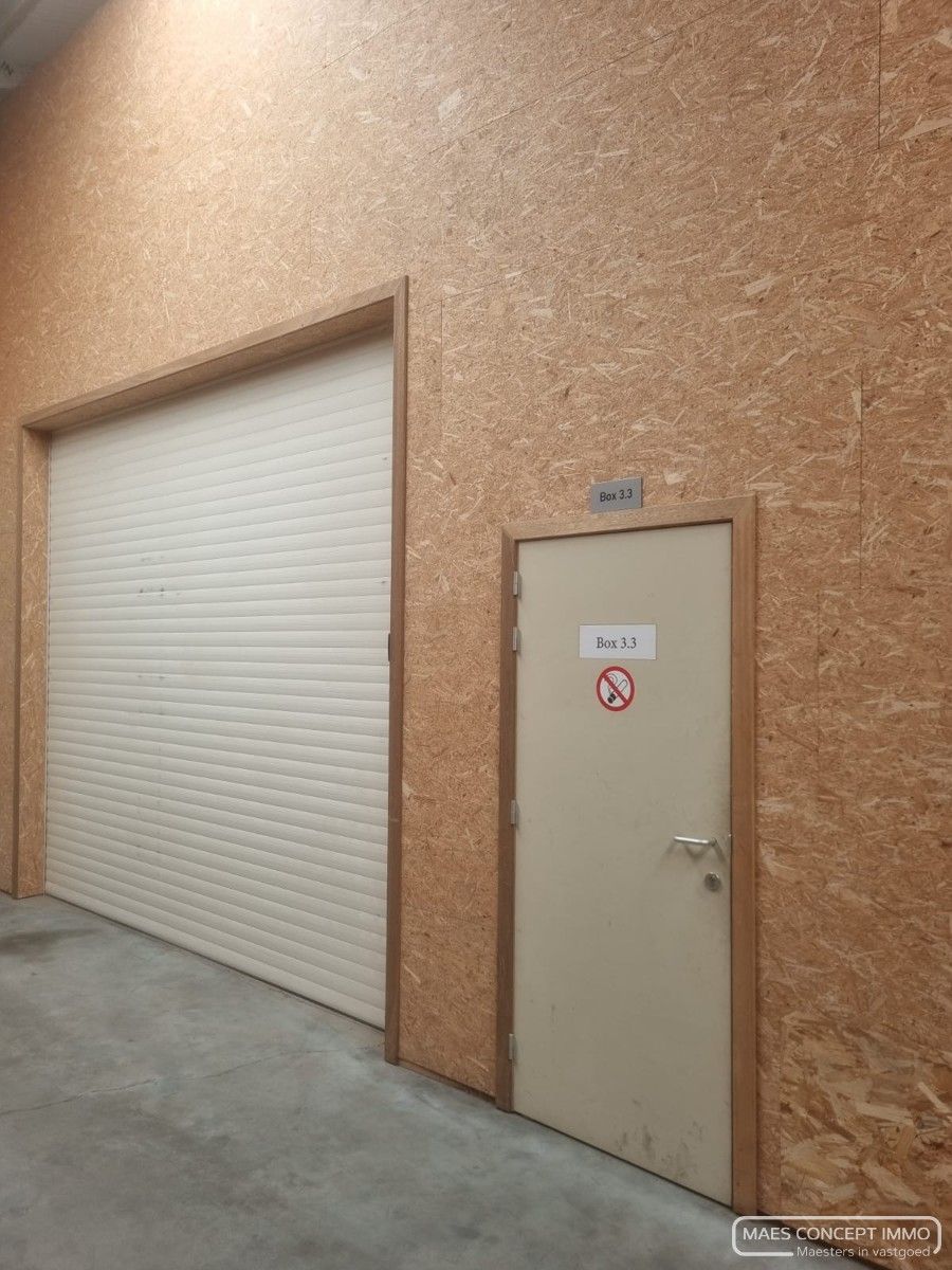 Opslagruimte van 85 m² te huur in Zwevegem foto {{pictureIndex}}