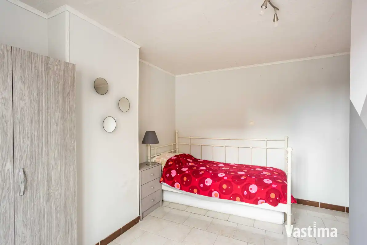 Halfopen woning met prachtige tuin en ruimte om te groeien foto 14