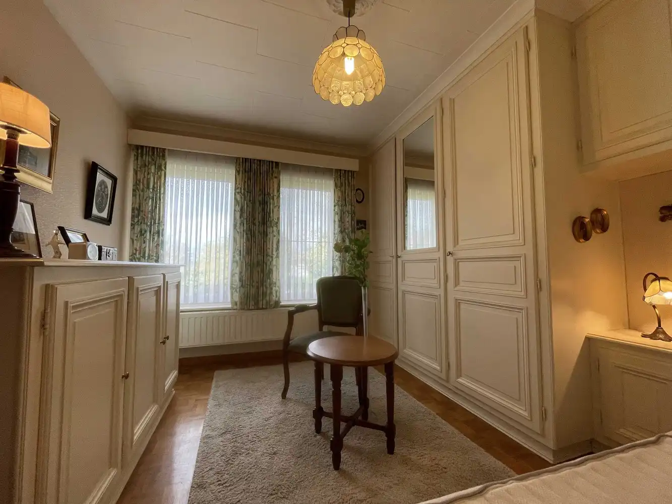 Charmante woning met grote tuin foto 3