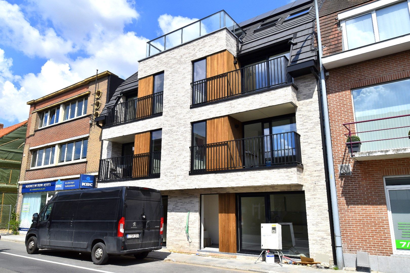 Gelijkvloers 1-slaapkamerappartement met terras te huur in centrum Gullegem foto {{pictureIndex}}