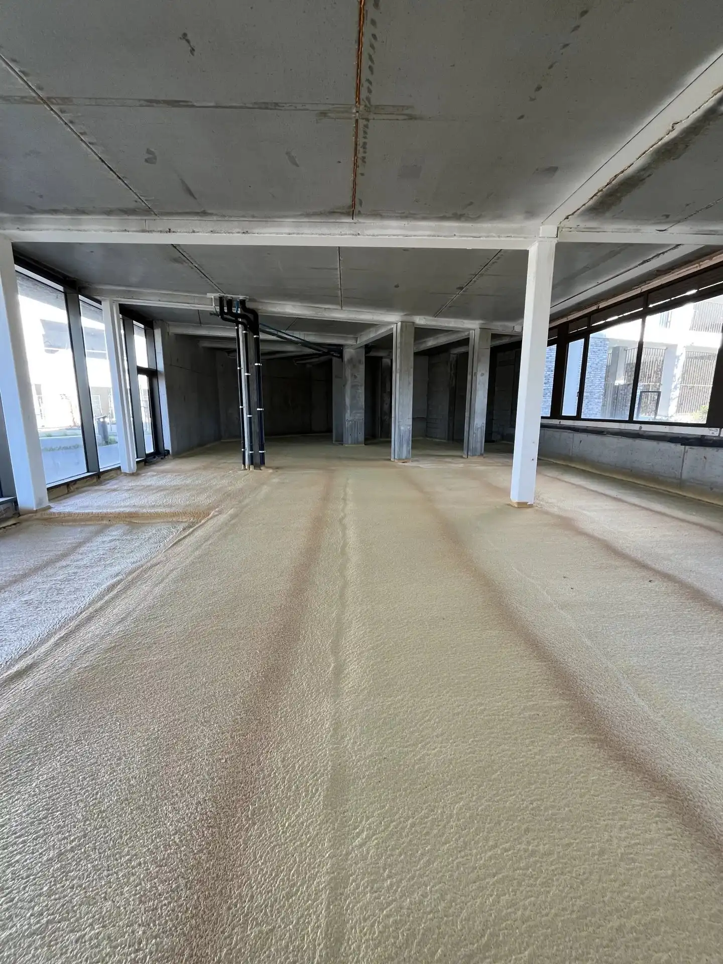 Commerciële handelsruimte in hartje Beringen foto 5